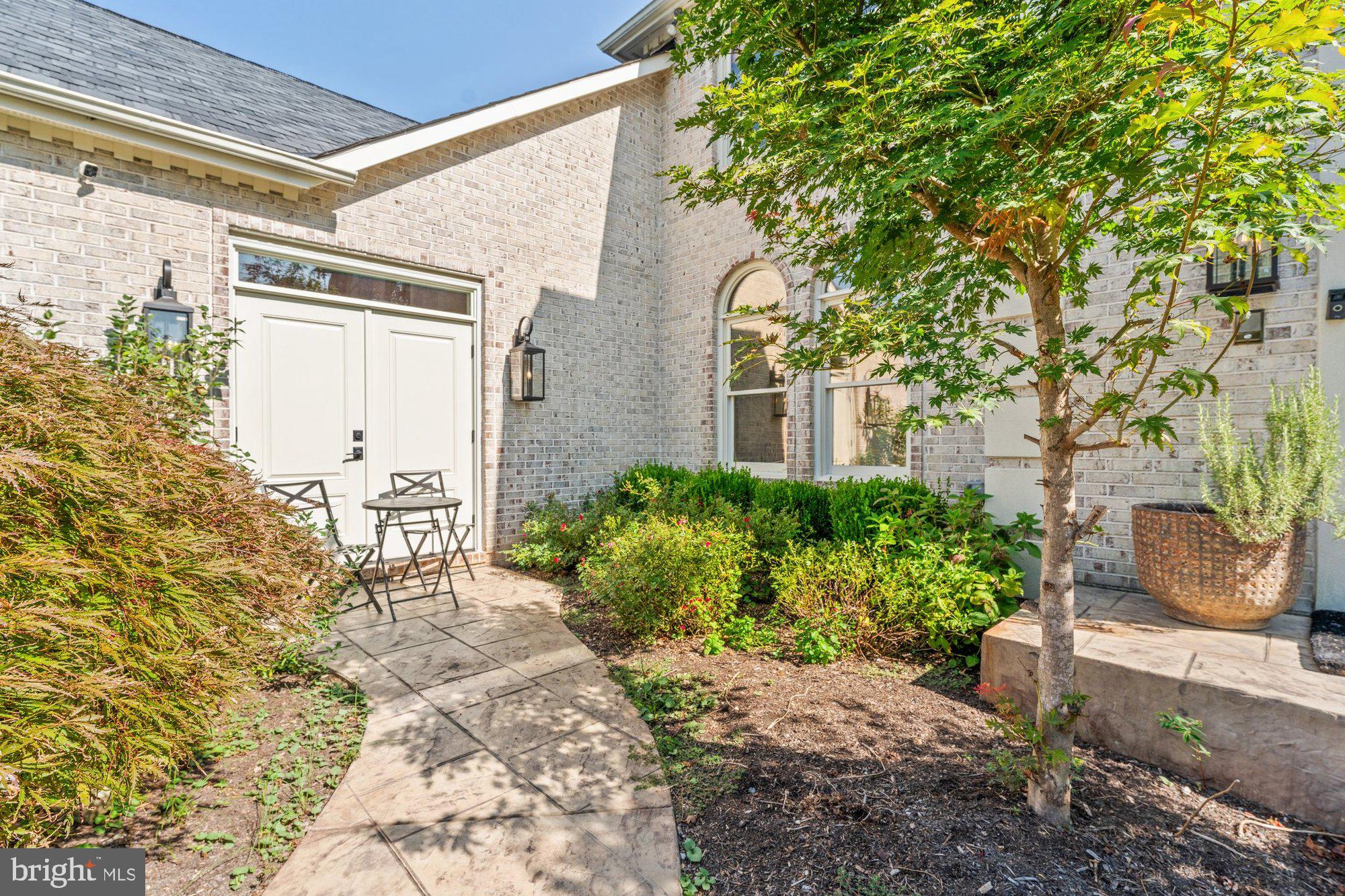 POLO PLACE - Residential