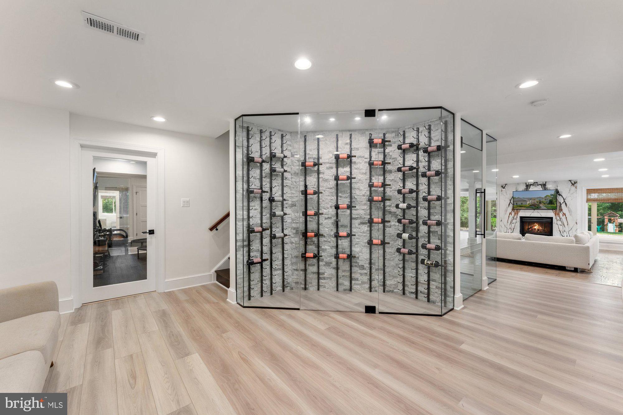 POLO PLACE - Residential