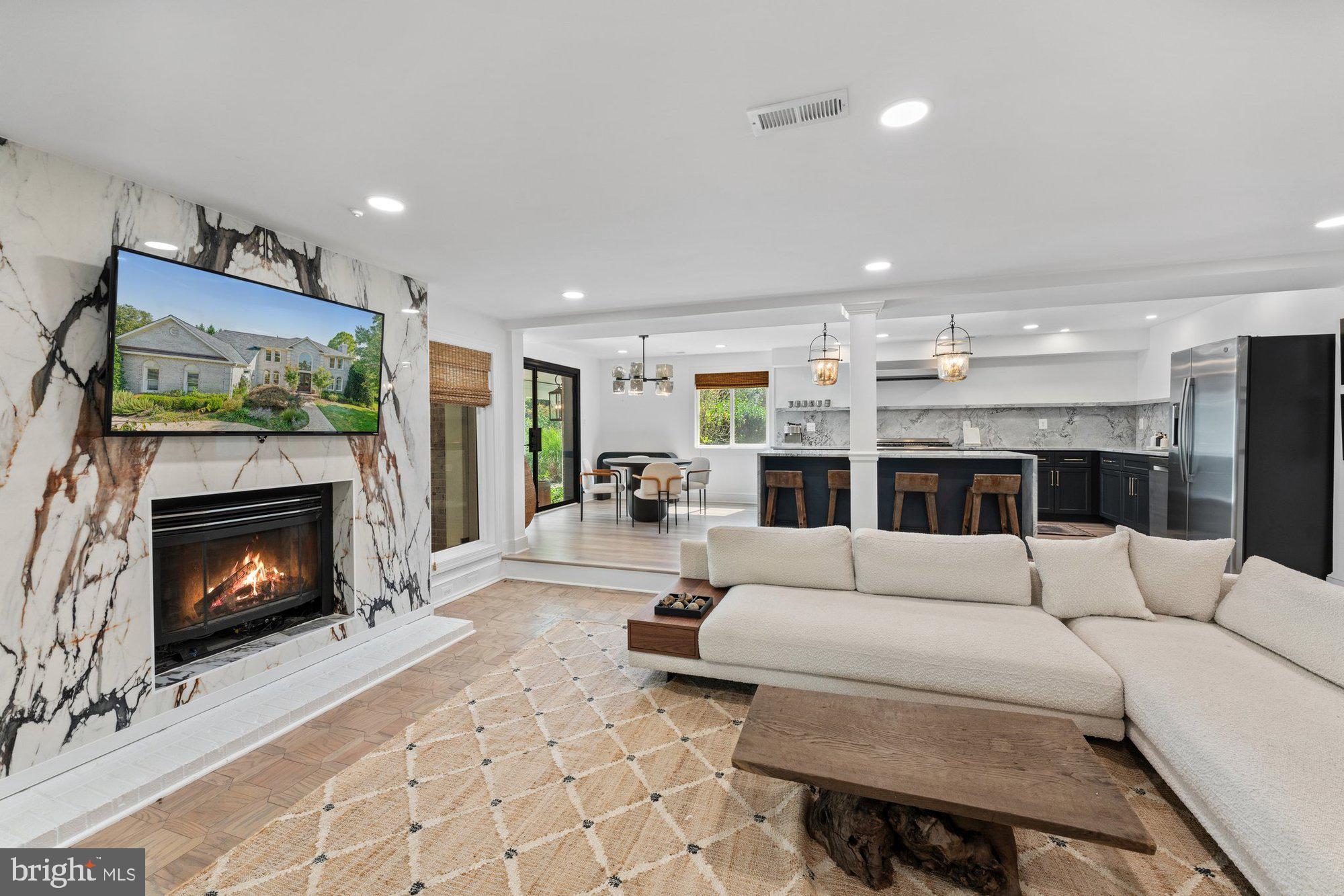 POLO PLACE - Residential