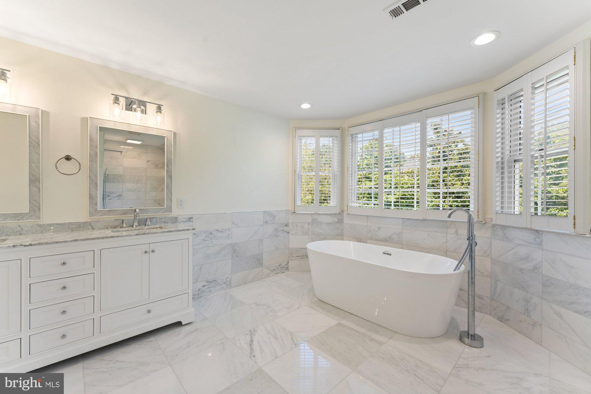 POLO PLACE - Residential