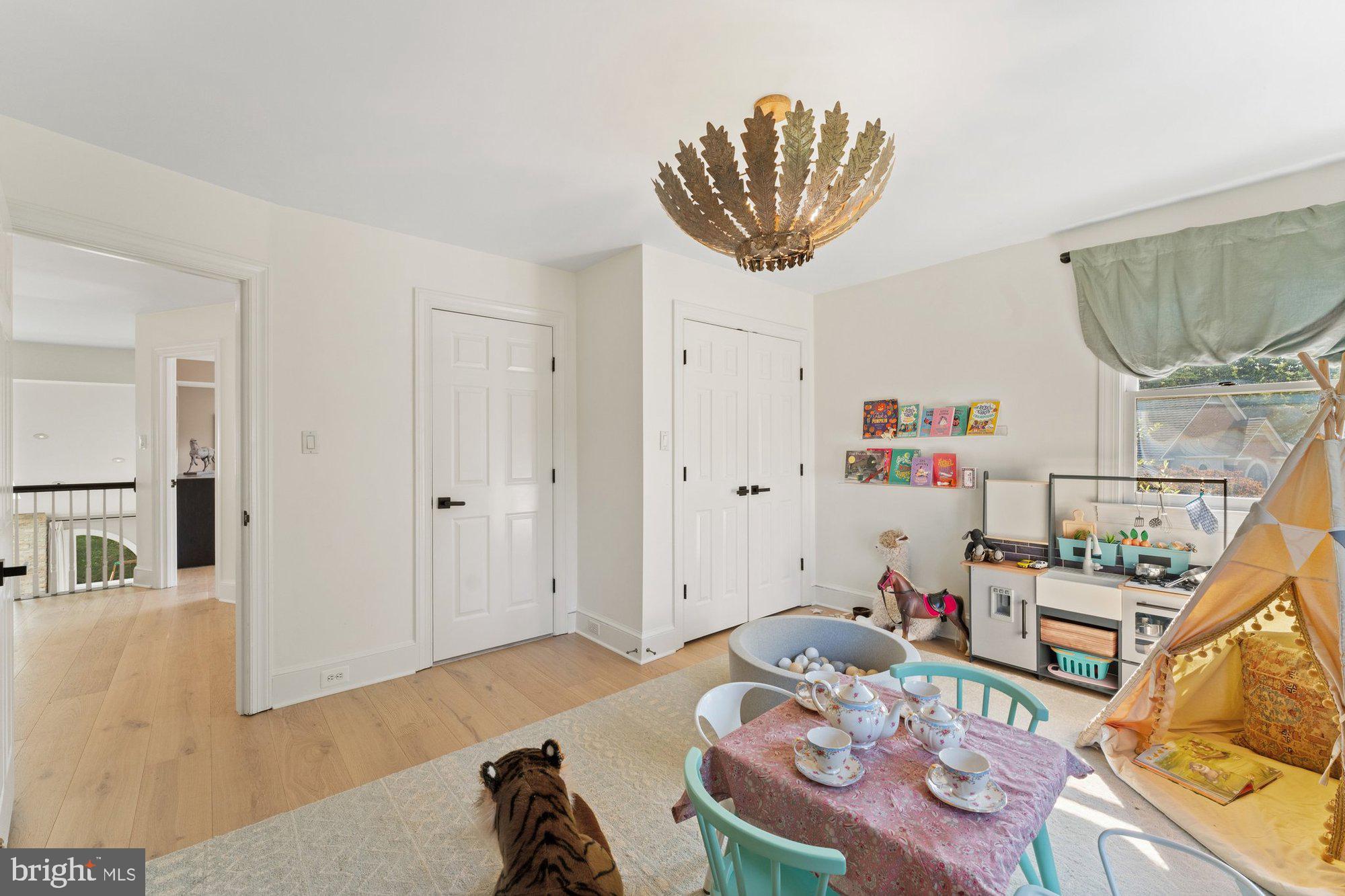 POLO PLACE - Residential