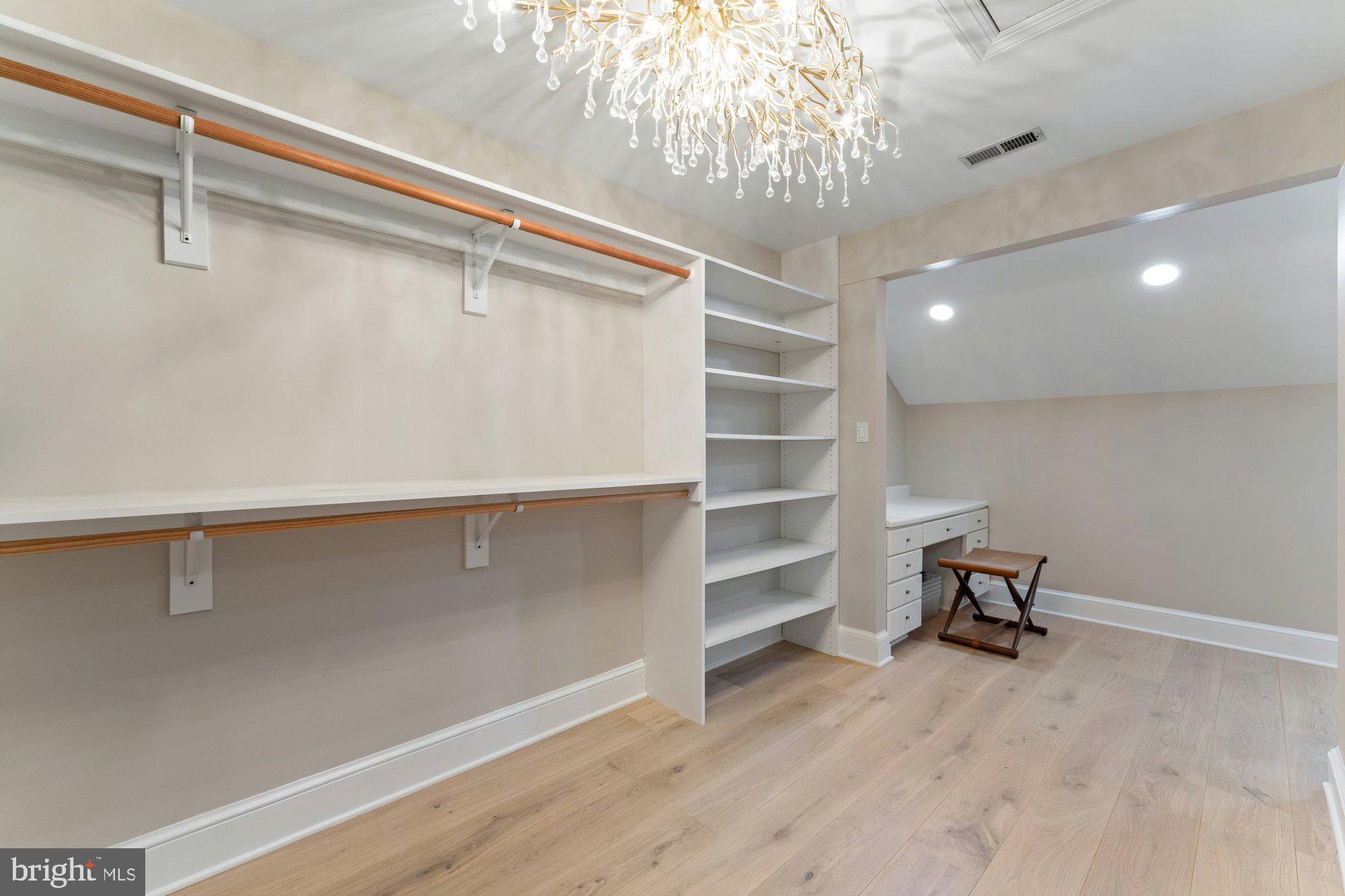 POLO PLACE - Residential