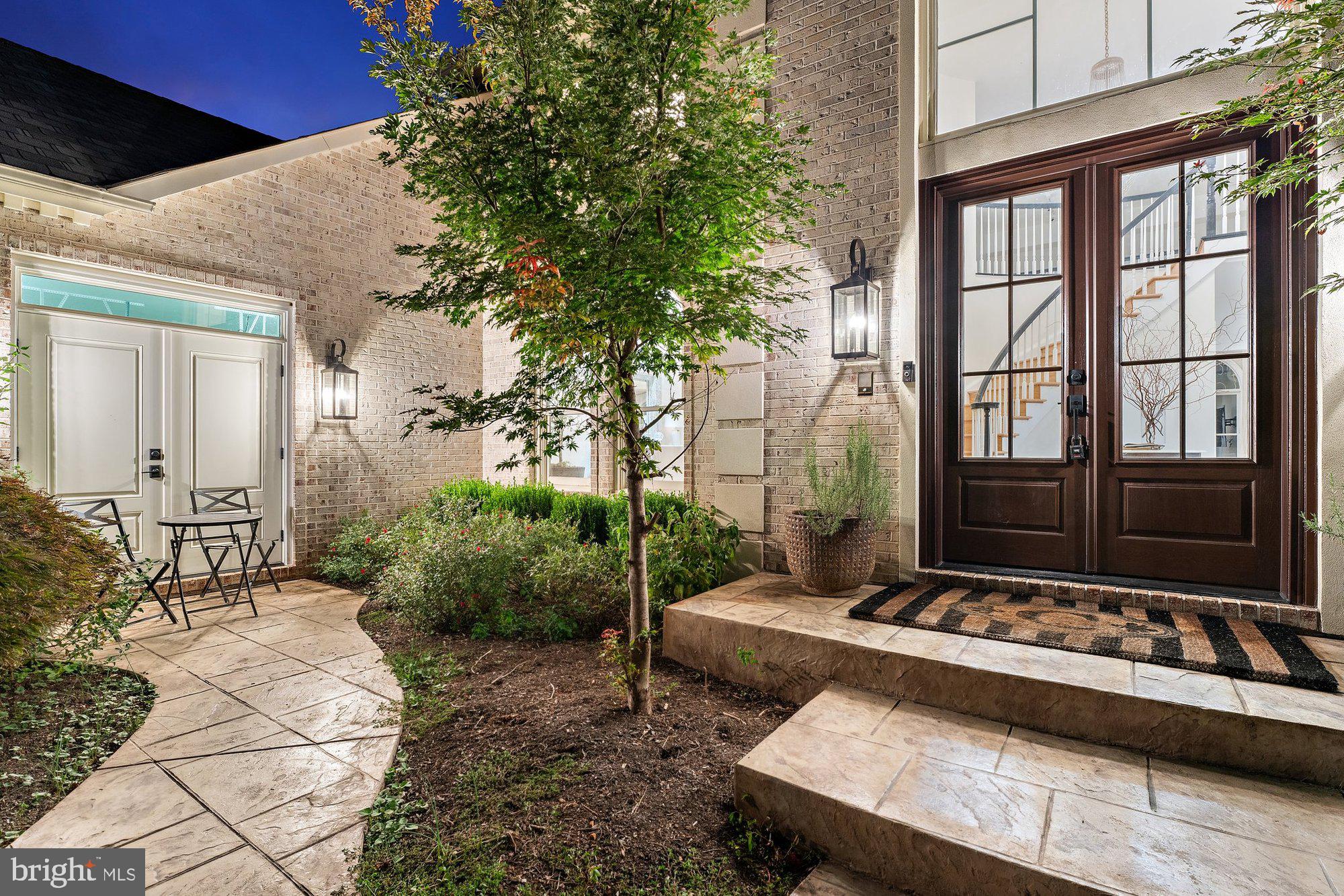 POLO PLACE - Residential