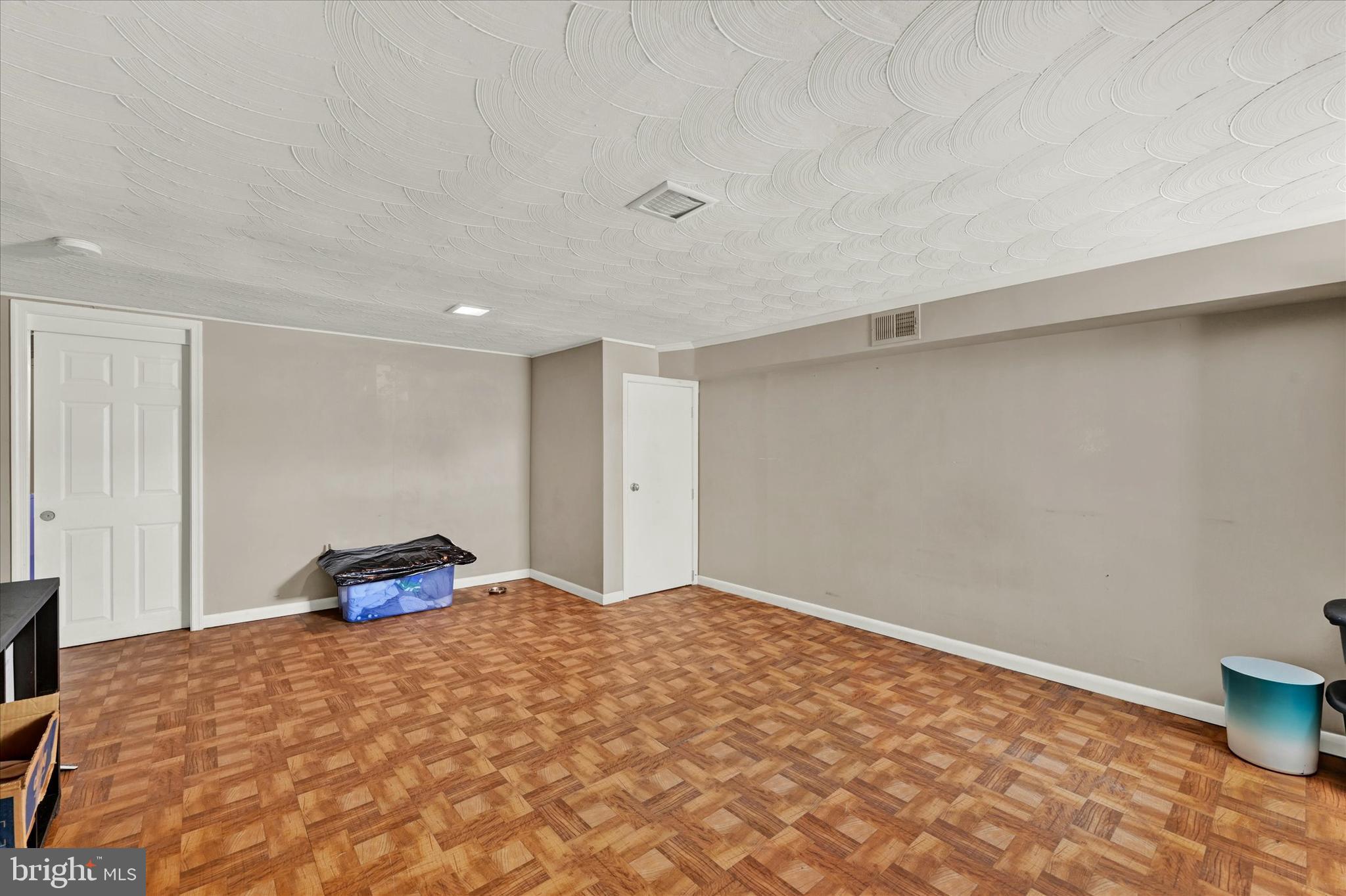 FOX RIDGE MANOR - Residential