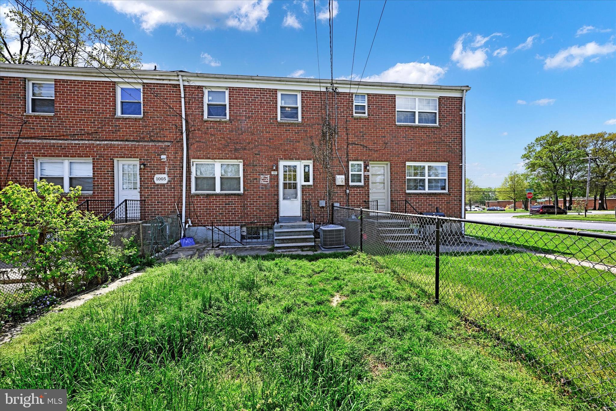 FOX RIDGE MANOR - Residential