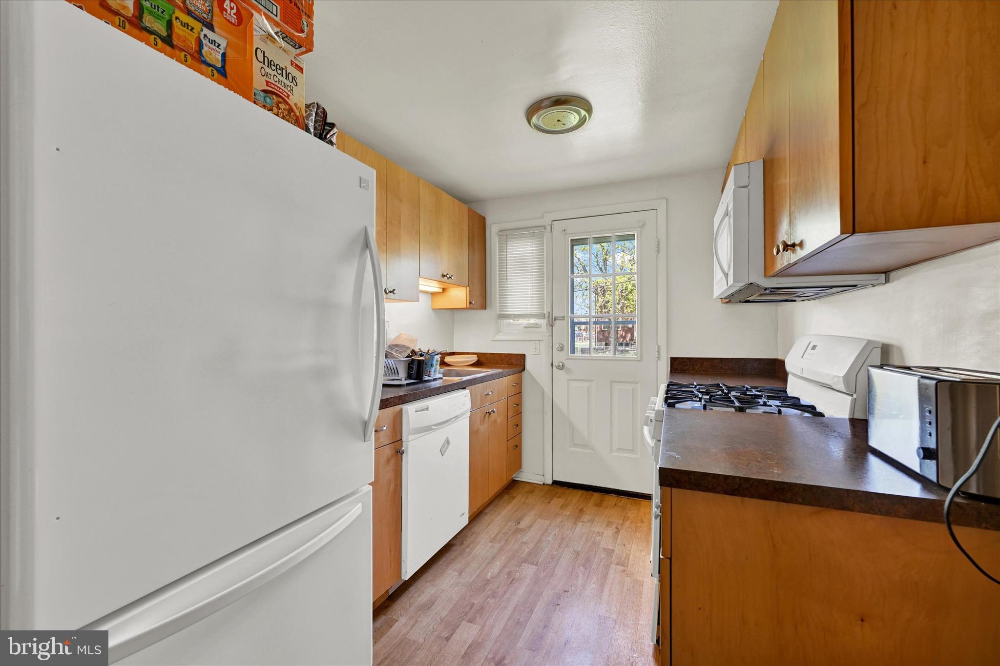 FOX RIDGE MANOR - Residential