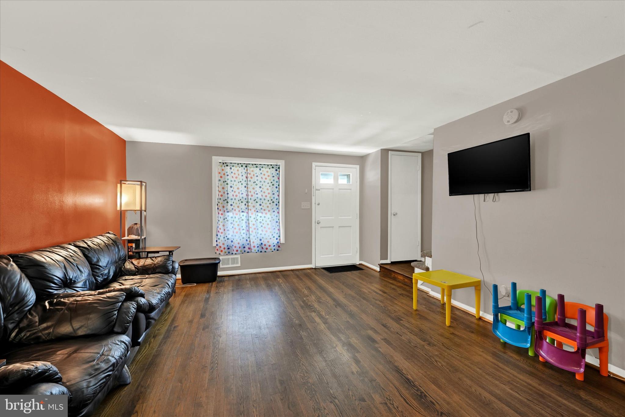 FOX RIDGE MANOR - Residential