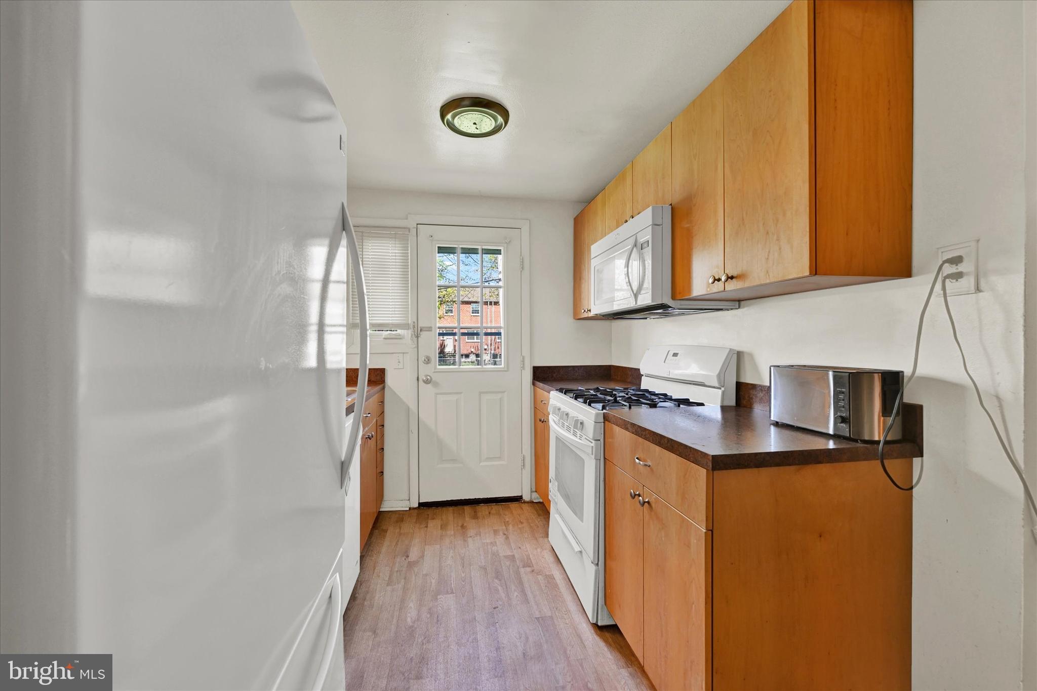 FOX RIDGE MANOR - Residential