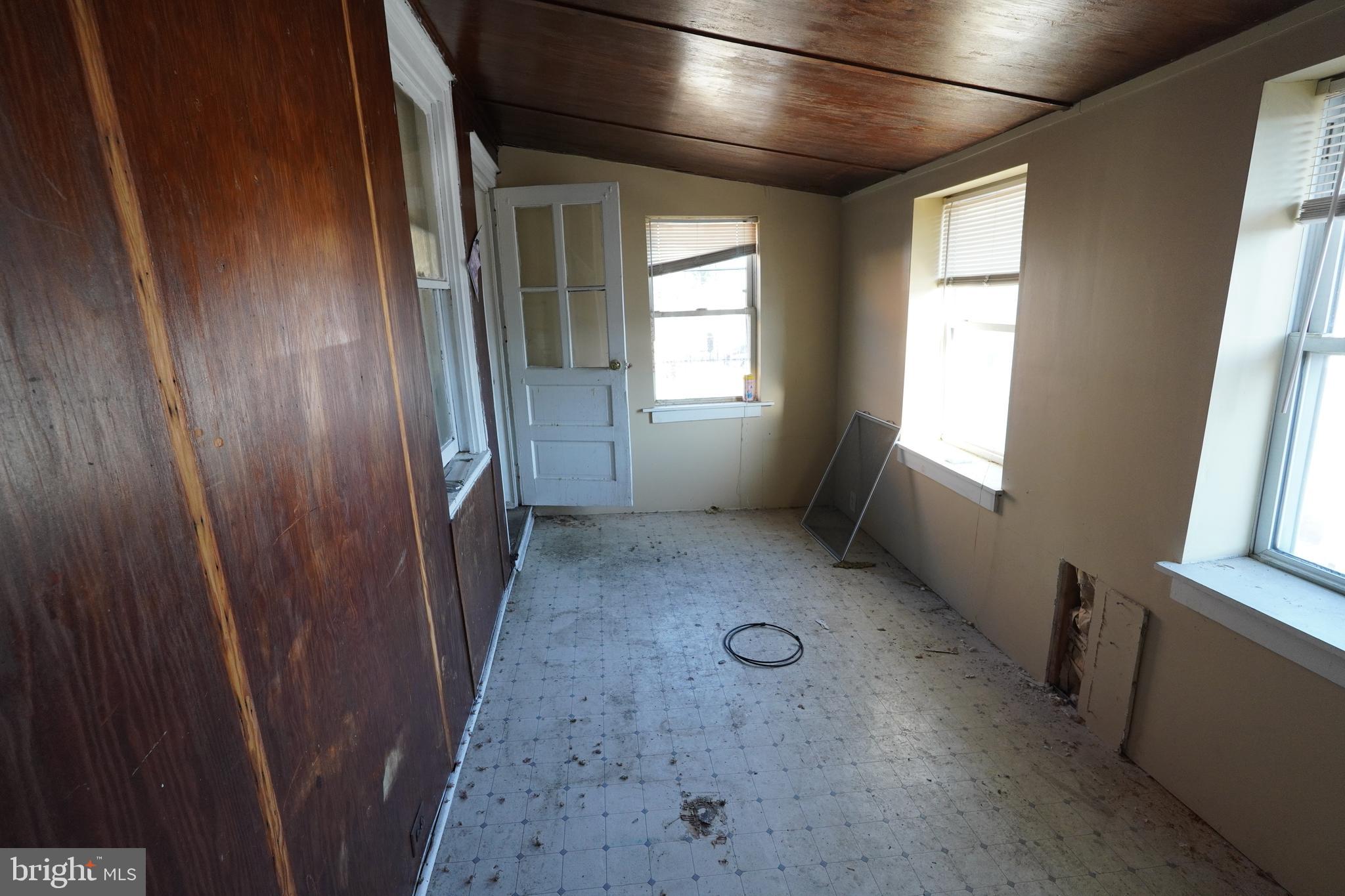 COBBS CREEK - Commercial Sale