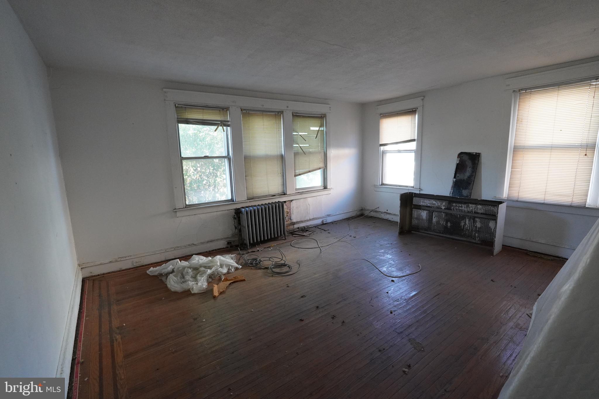 COBBS CREEK - Commercial Sale