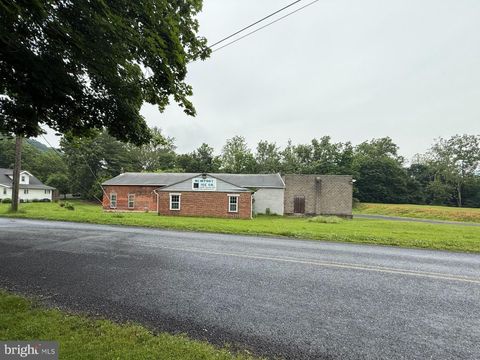 306 BLOOMFIELD AVENUE NEWPORT PA 17074