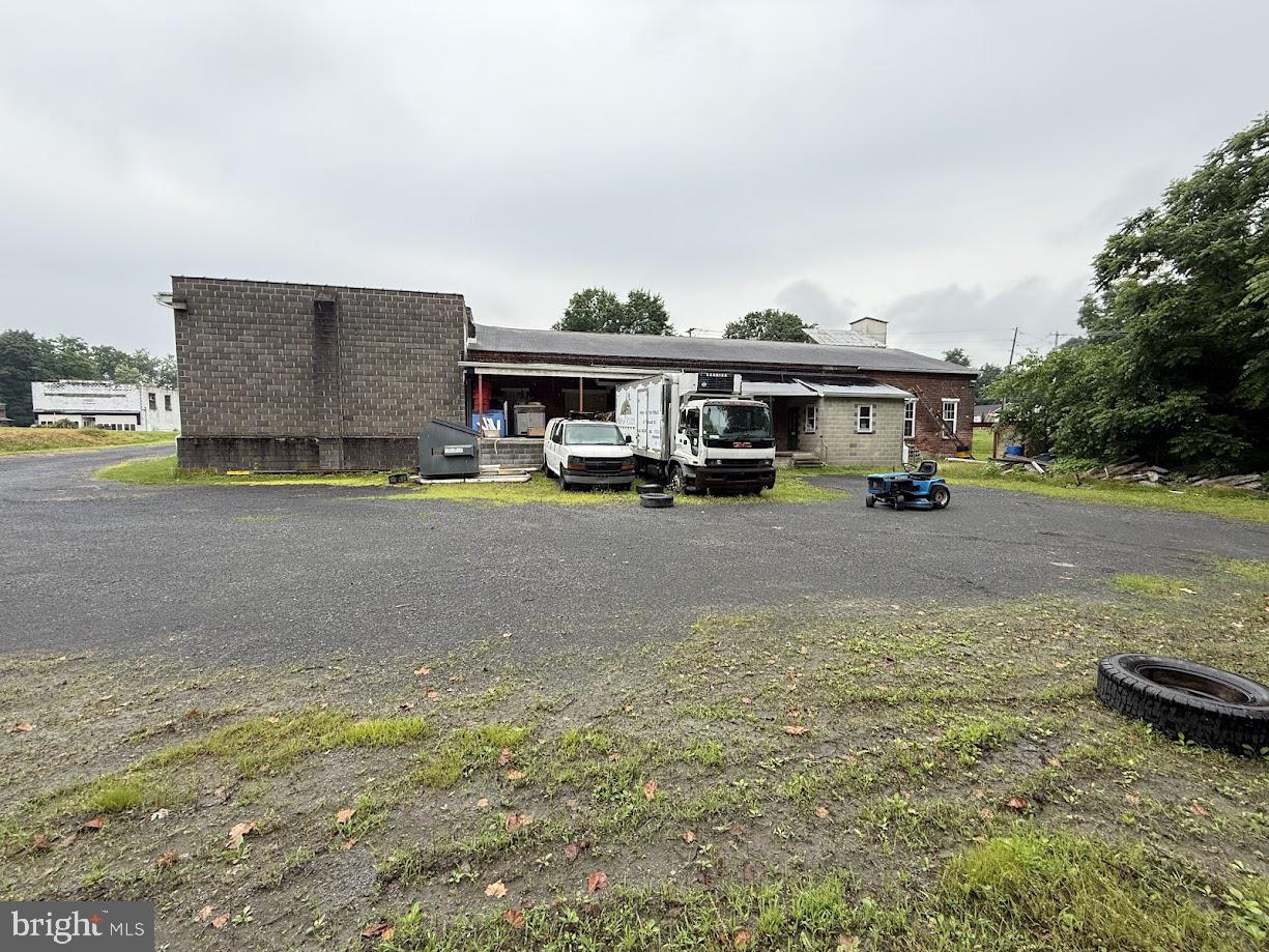 306 BLOOMFIELD AVENUE