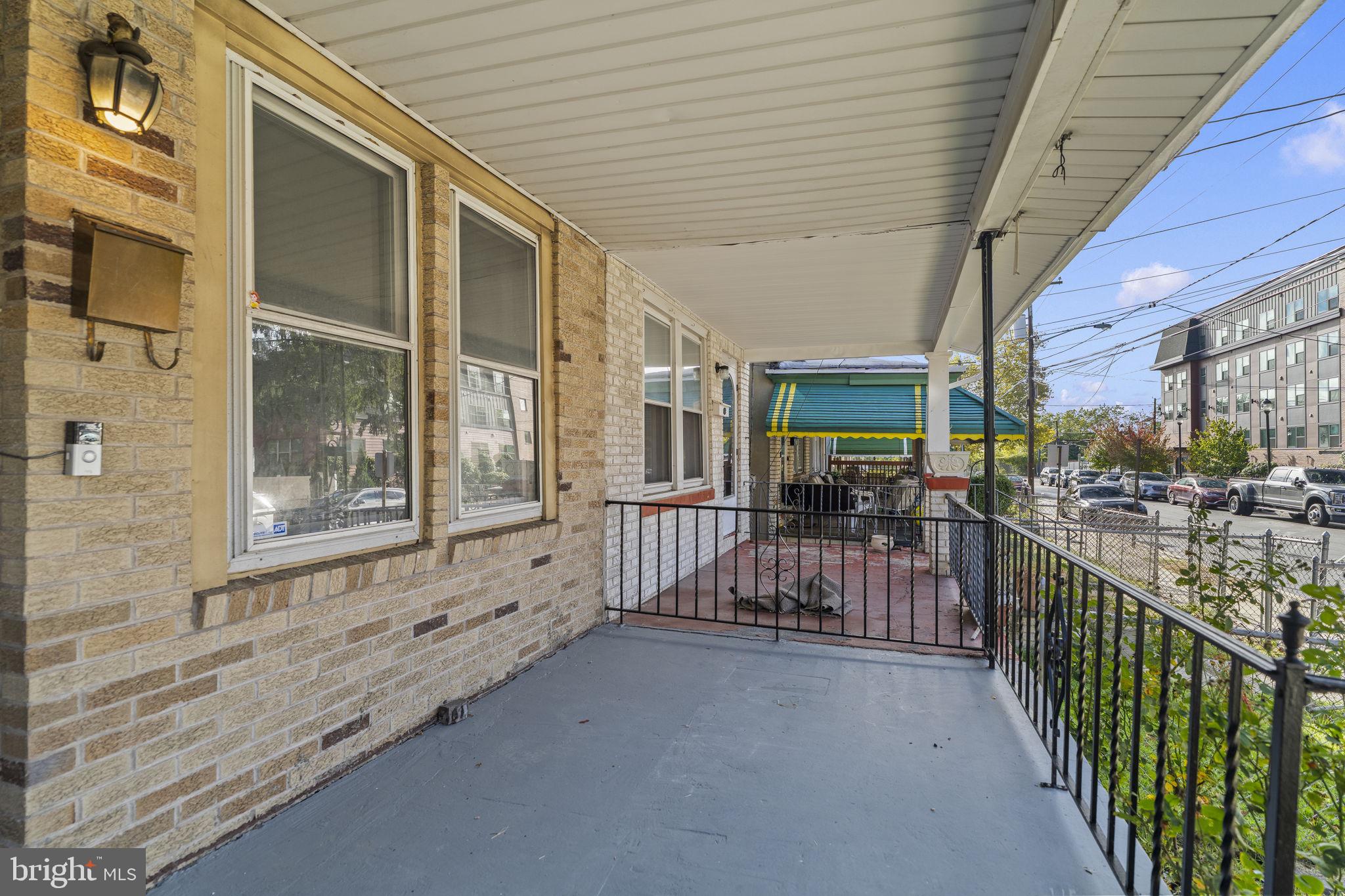 106 RACE STREET