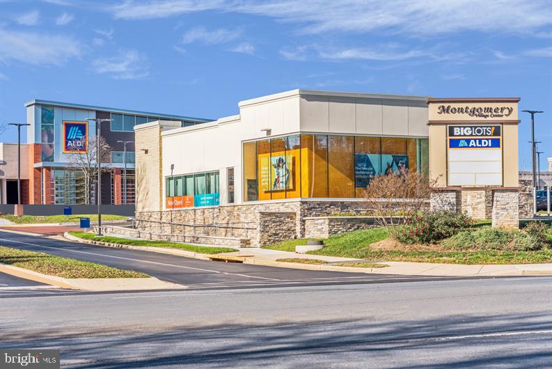 MONTGOMERY VILLAGE - Residential