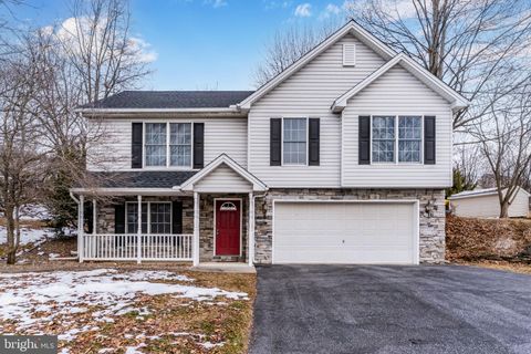 404 VALLEY VIEW CIRCLE NEW CUMBERLAND PA 17070