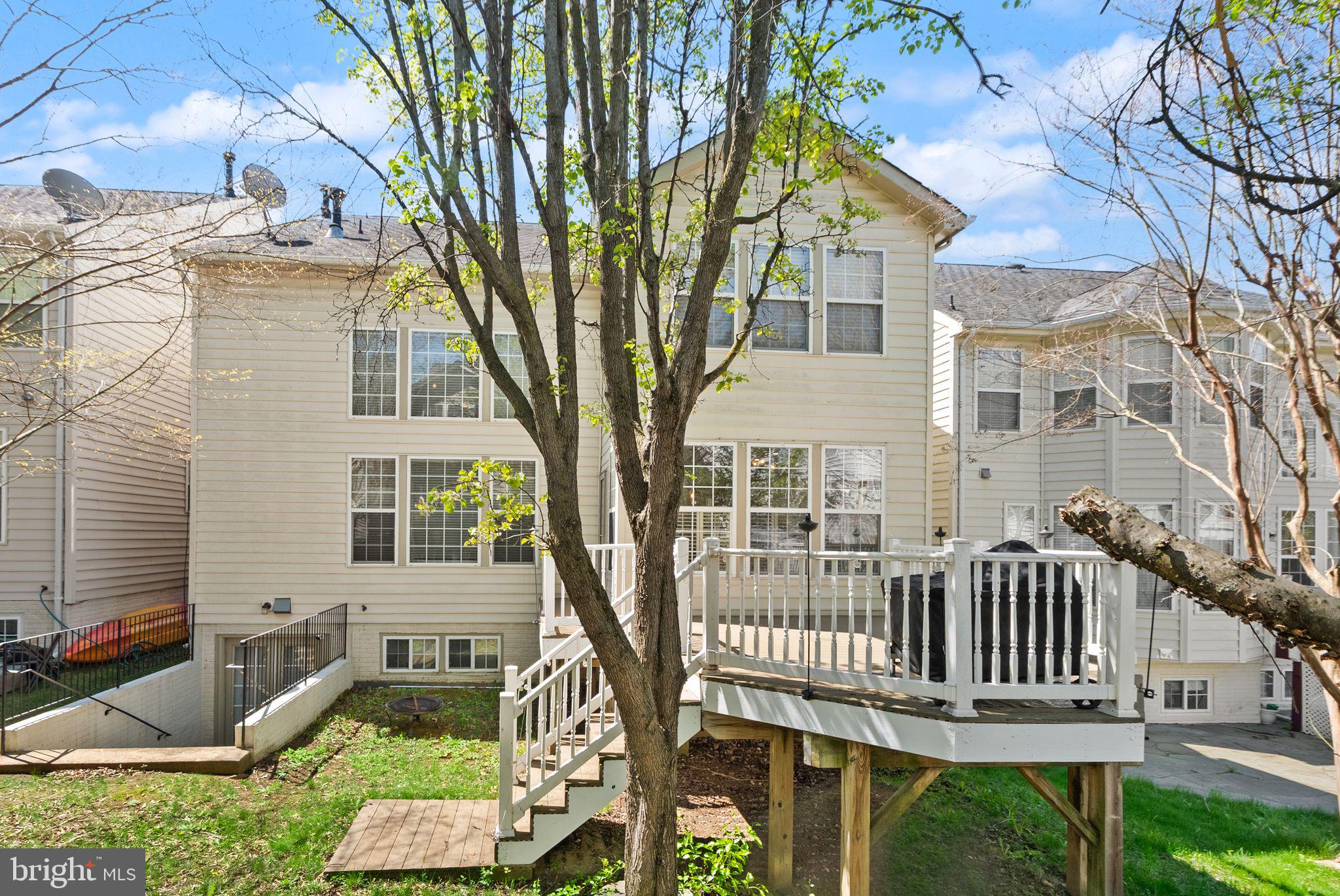 LORTON TOWN CNTR LANDBAY - Residential