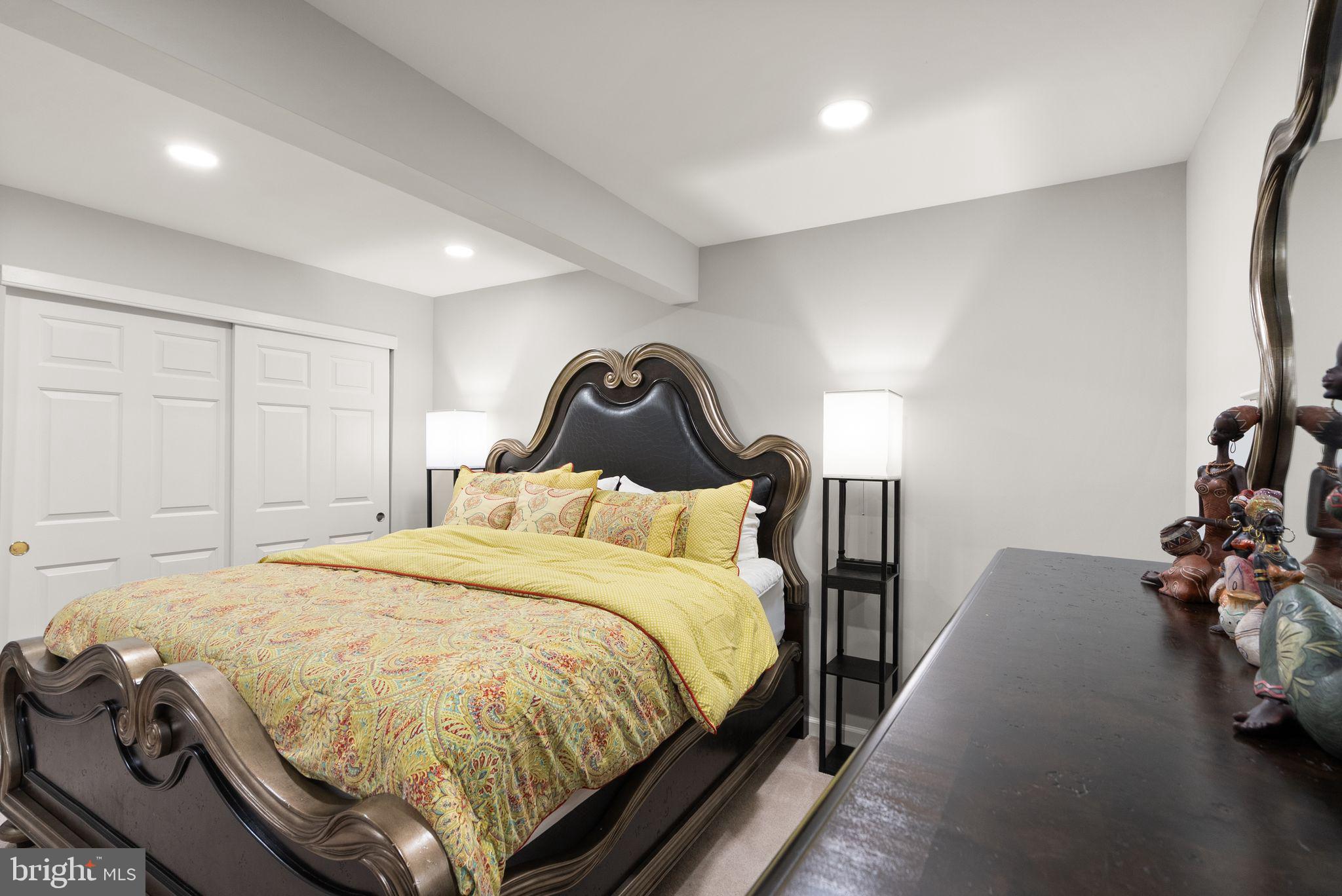 LORTON TOWN CNTR LANDBAY - Residential