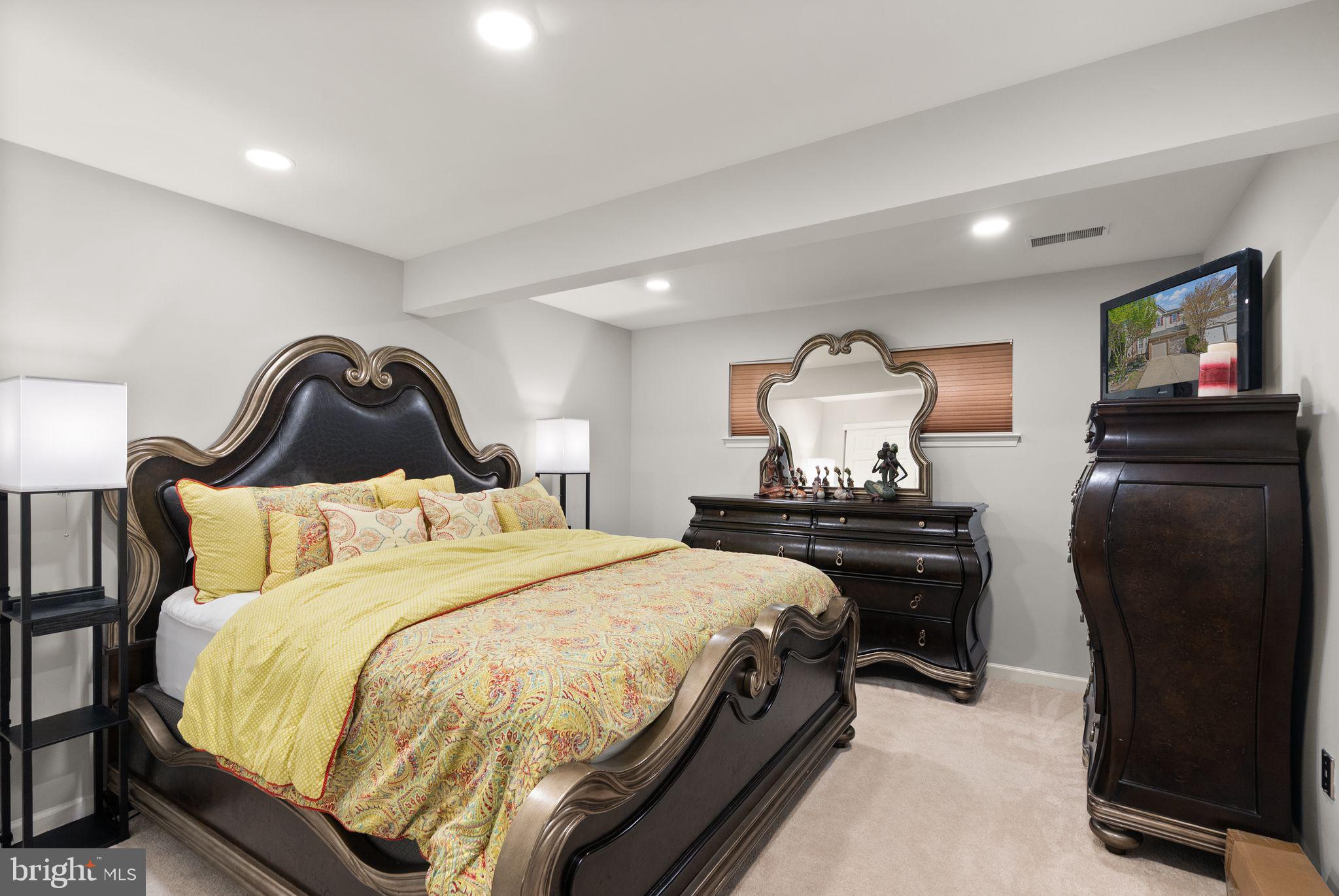 LORTON TOWN CNTR LANDBAY - Residential