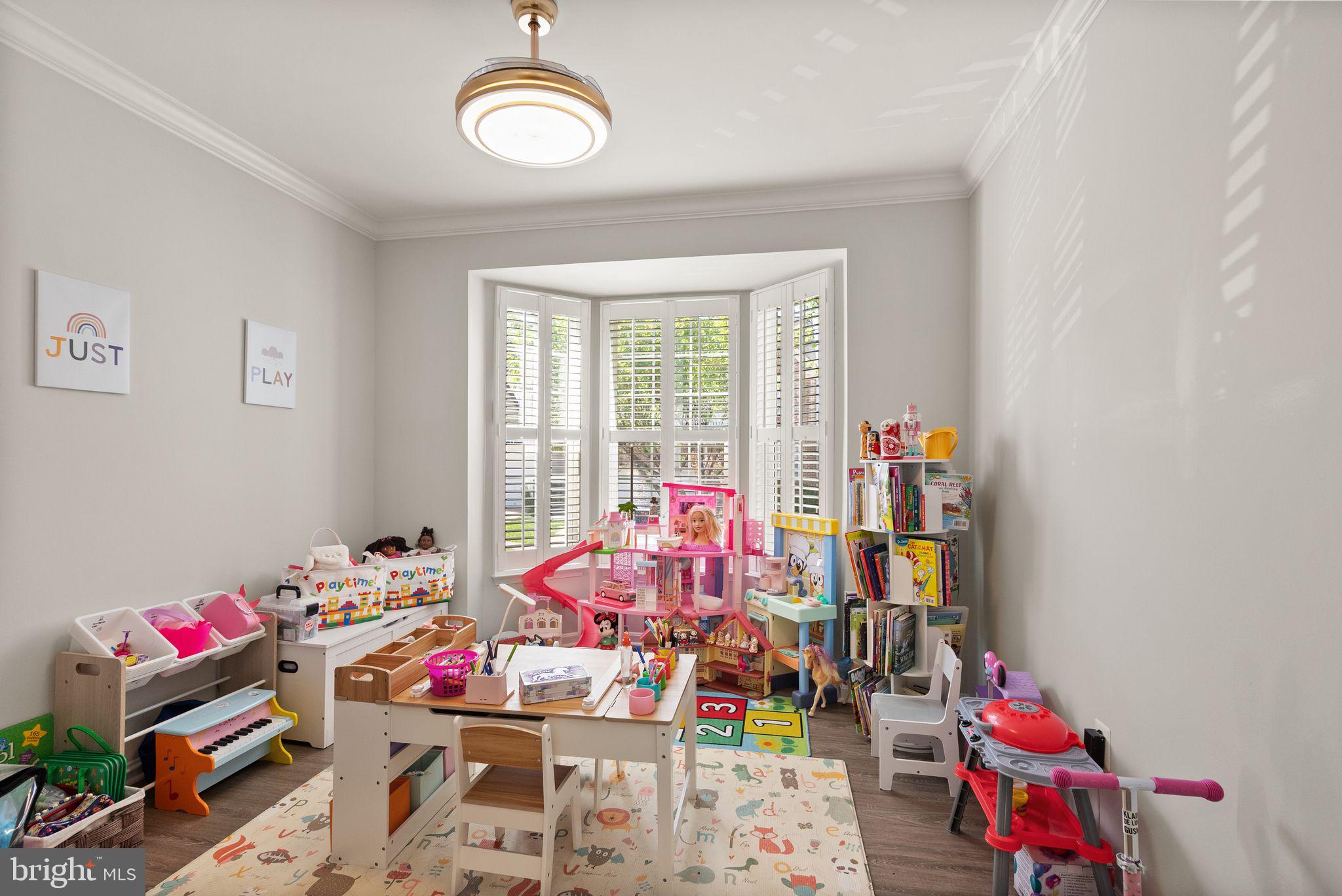 LORTON TOWN CNTR LANDBAY - Residential