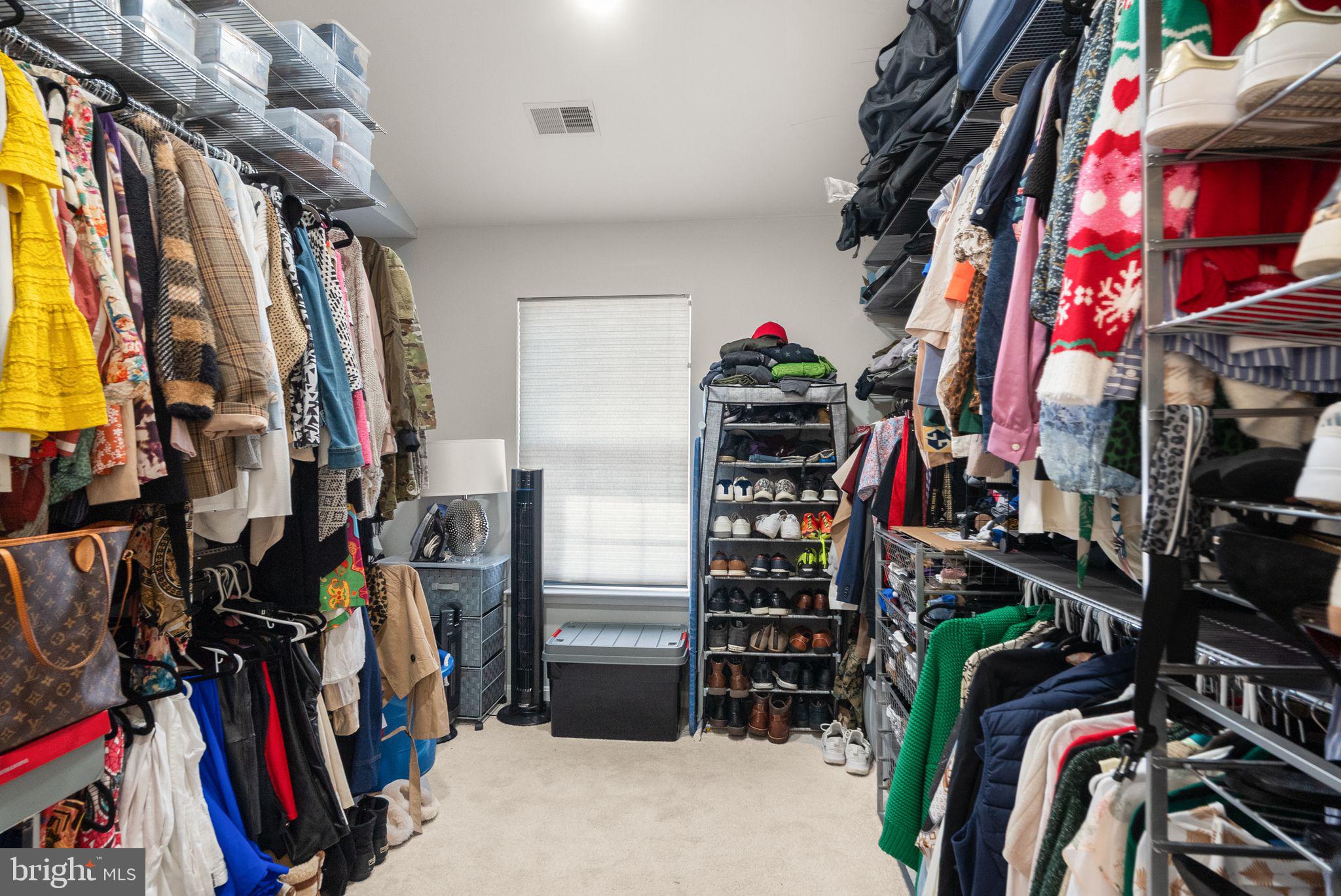 LORTON TOWN CNTR LANDBAY - Residential