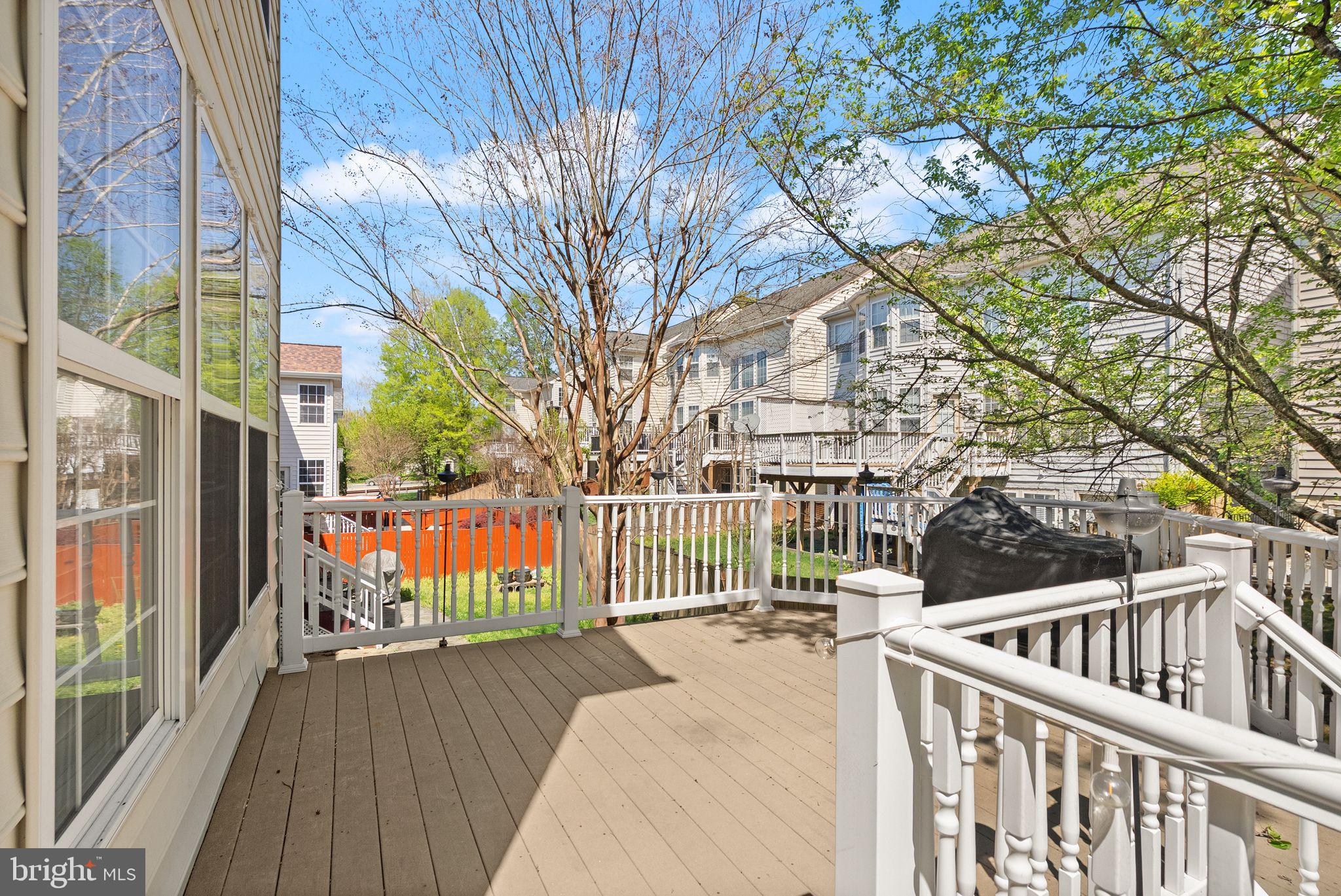 LORTON TOWN CNTR LANDBAY - Residential