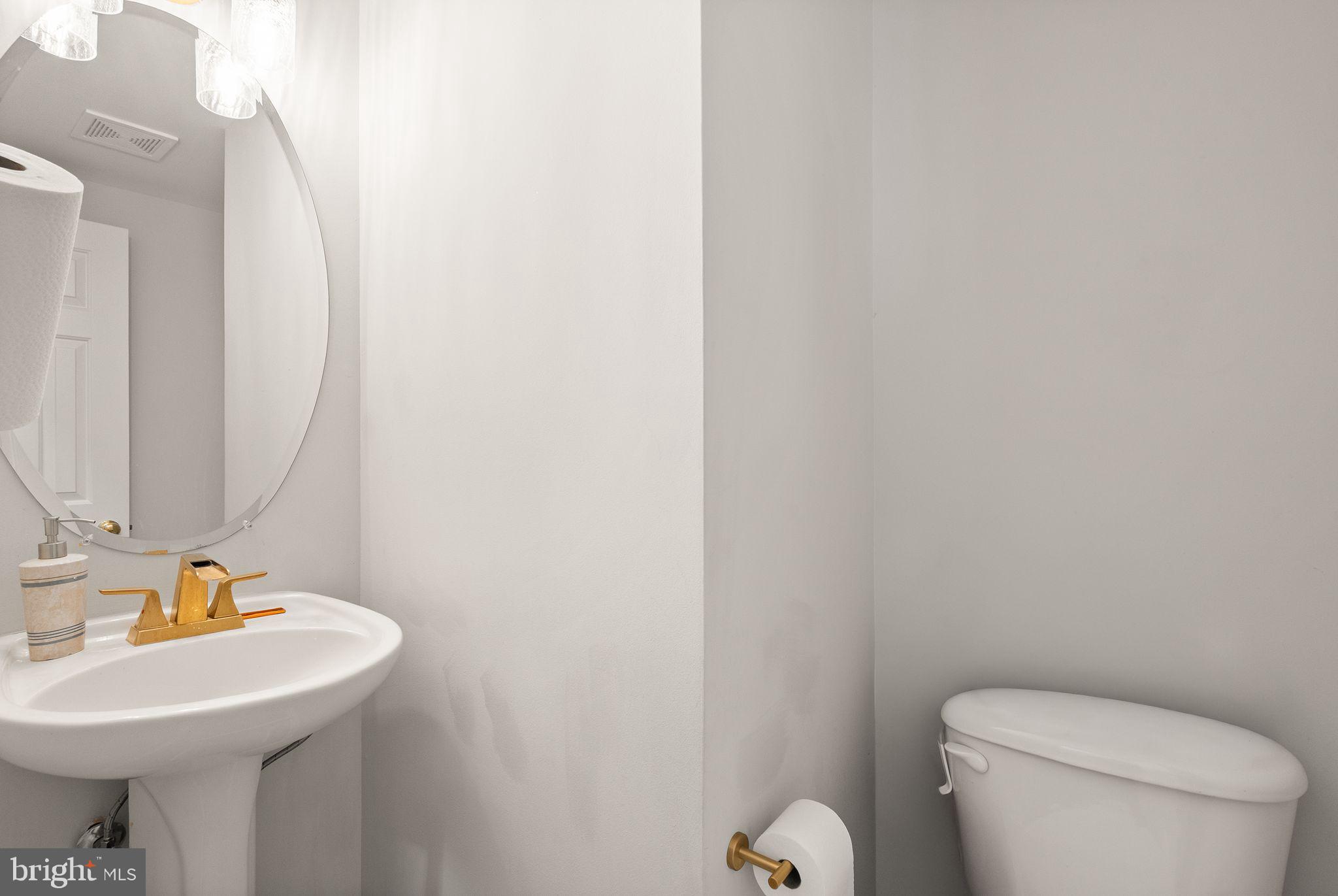 LORTON TOWN CNTR LANDBAY - Residential