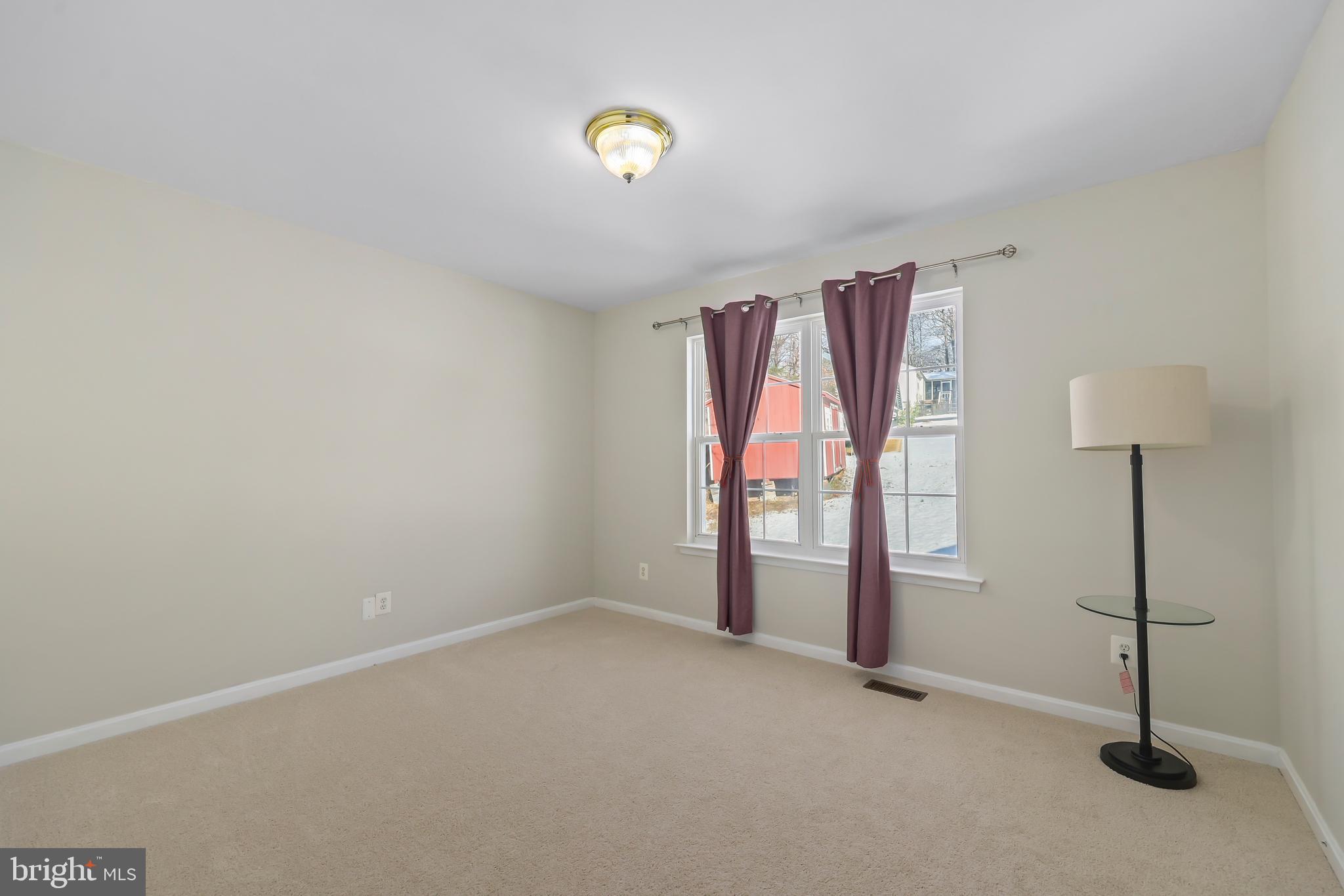 HIDDEN LAKE - Residential