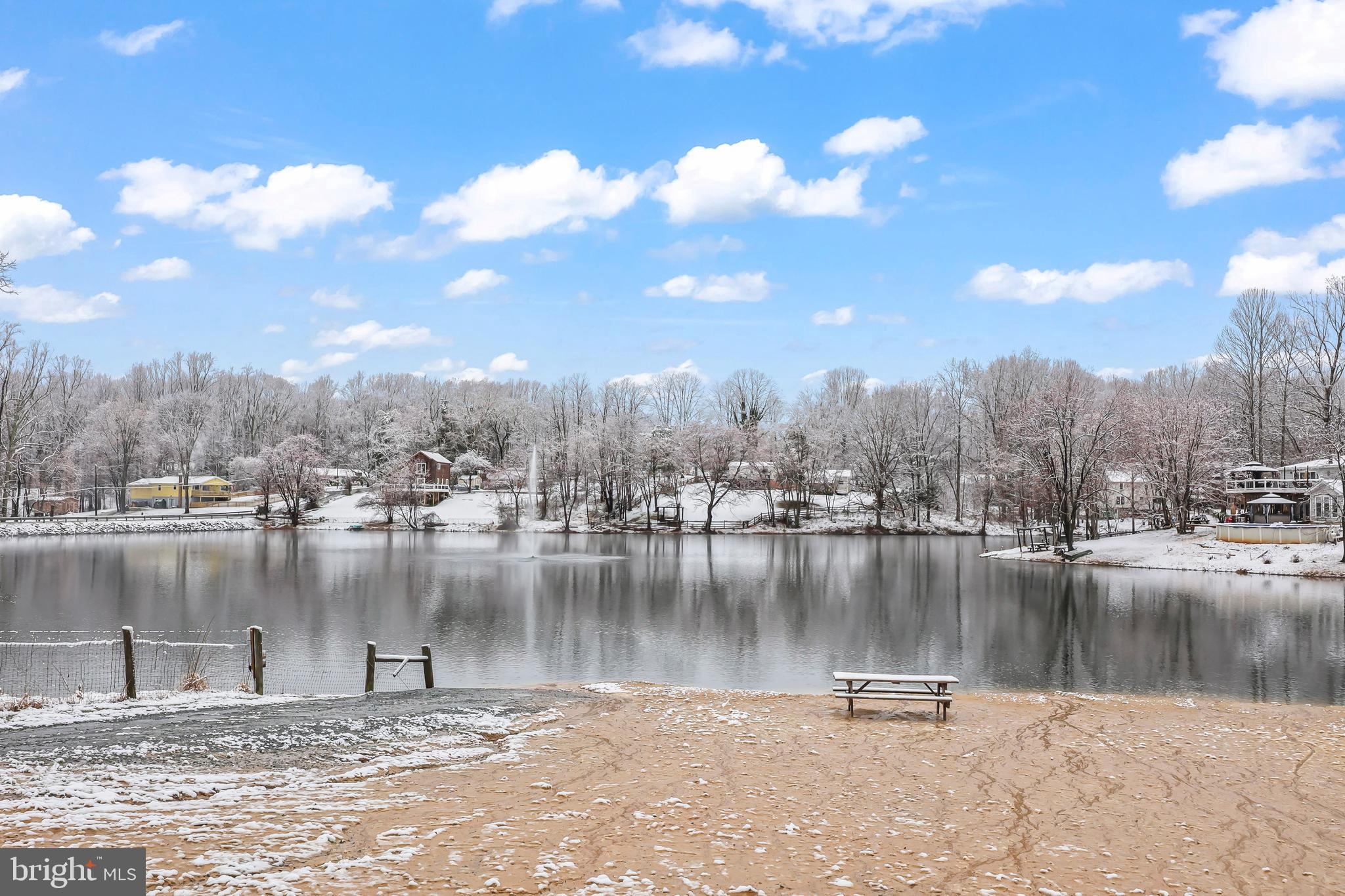 HIDDEN LAKE - Residential