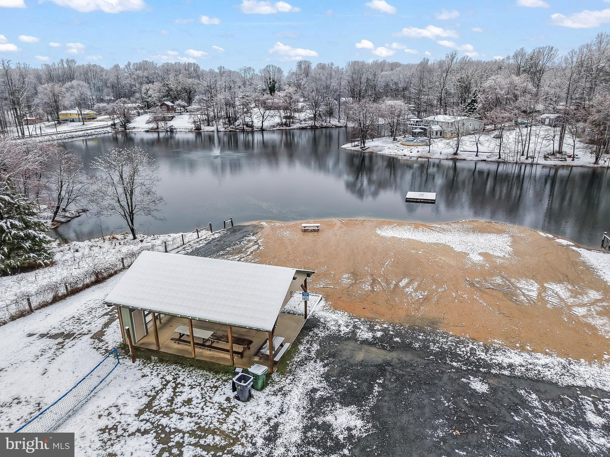 HIDDEN LAKE - Residential