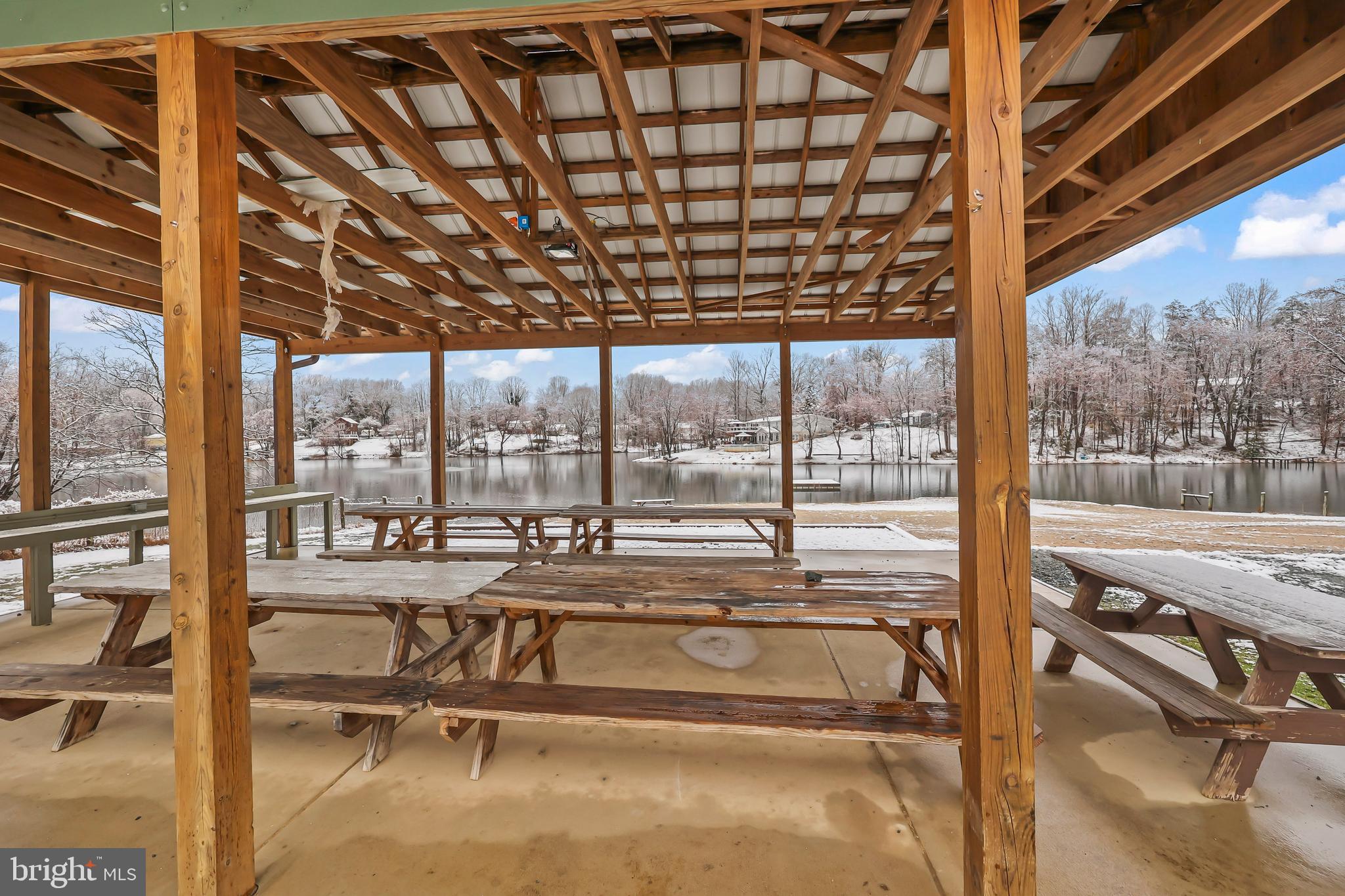 HIDDEN LAKE - Residential