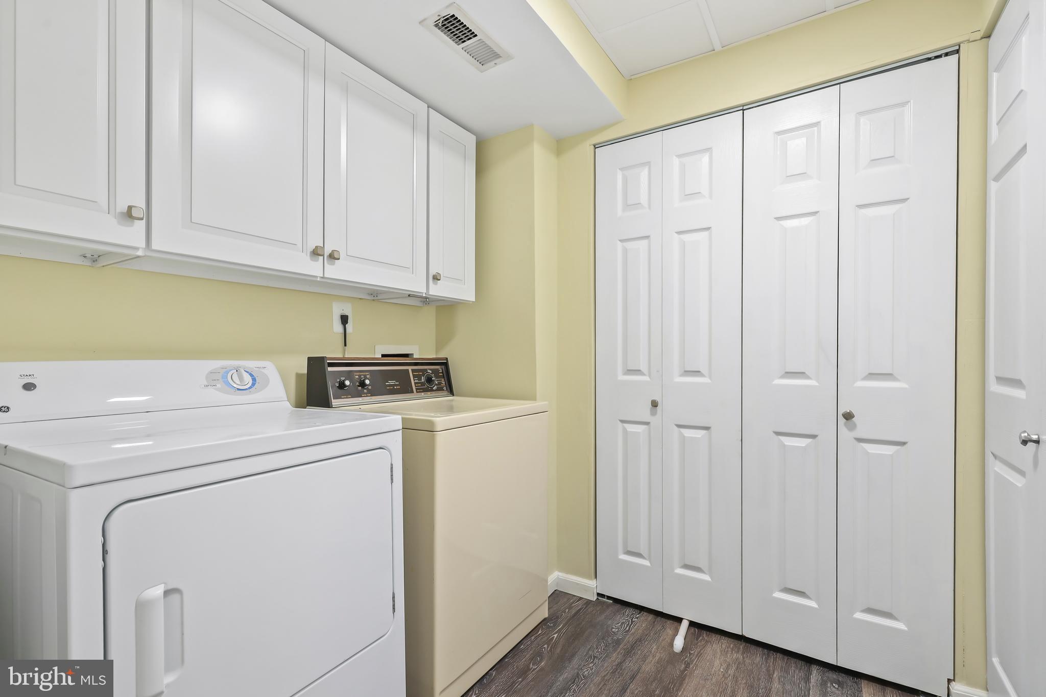 HIDDEN LAKE - Residential