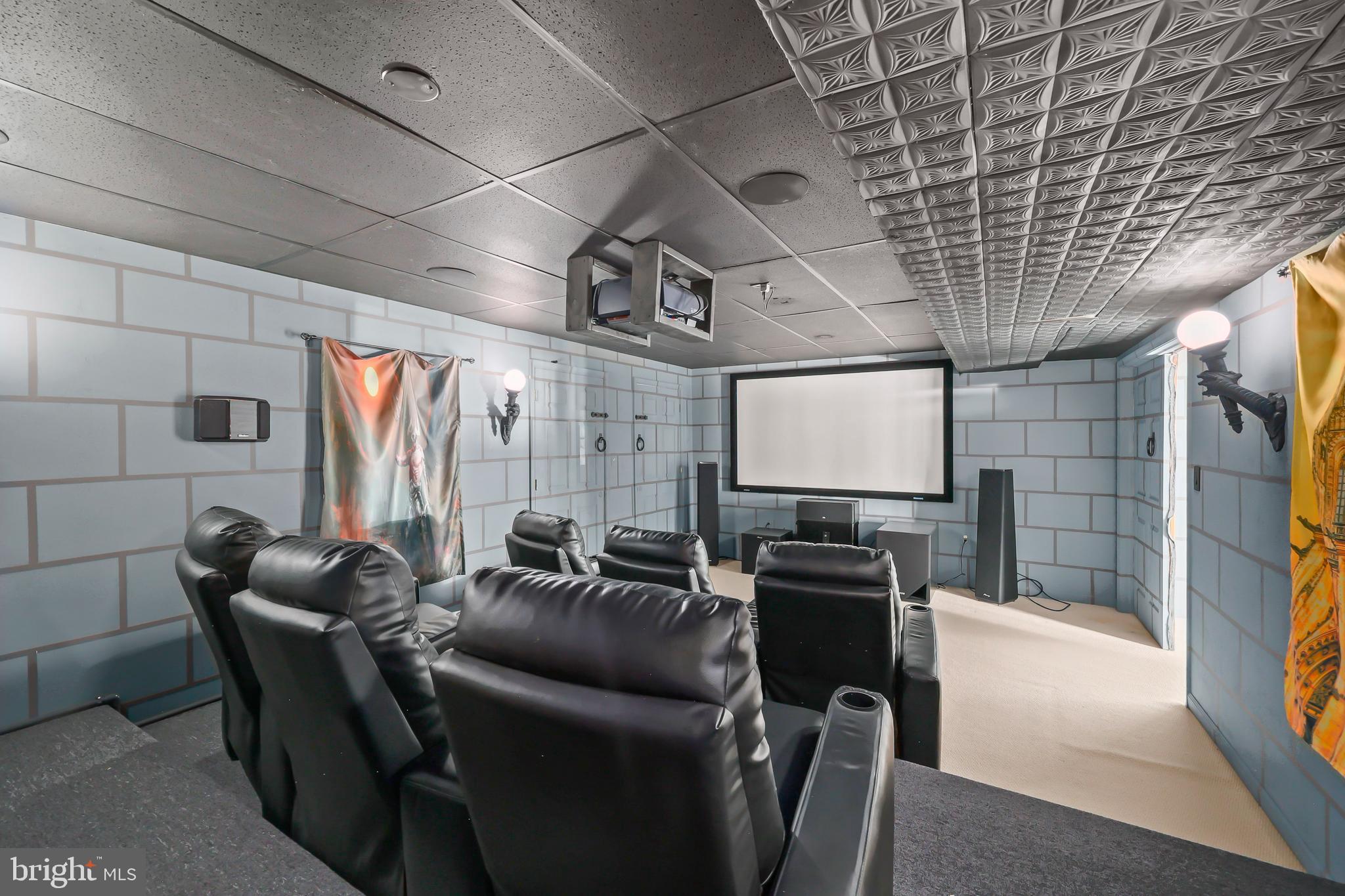 HIDDEN LAKE - Residential