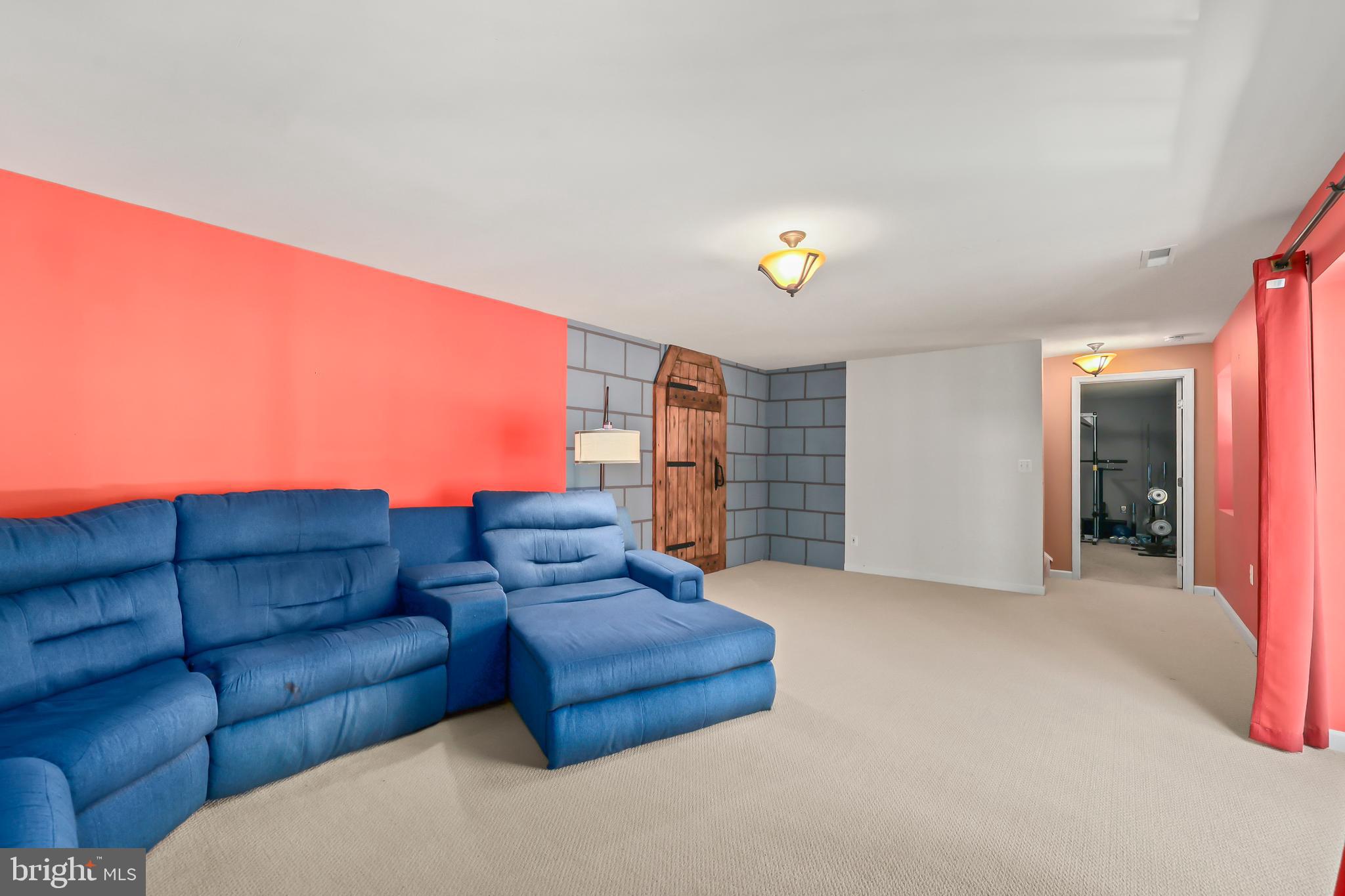 HIDDEN LAKE - Residential