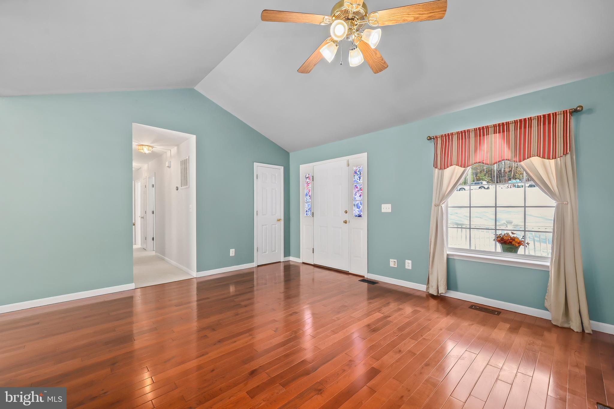 HIDDEN LAKE - Residential