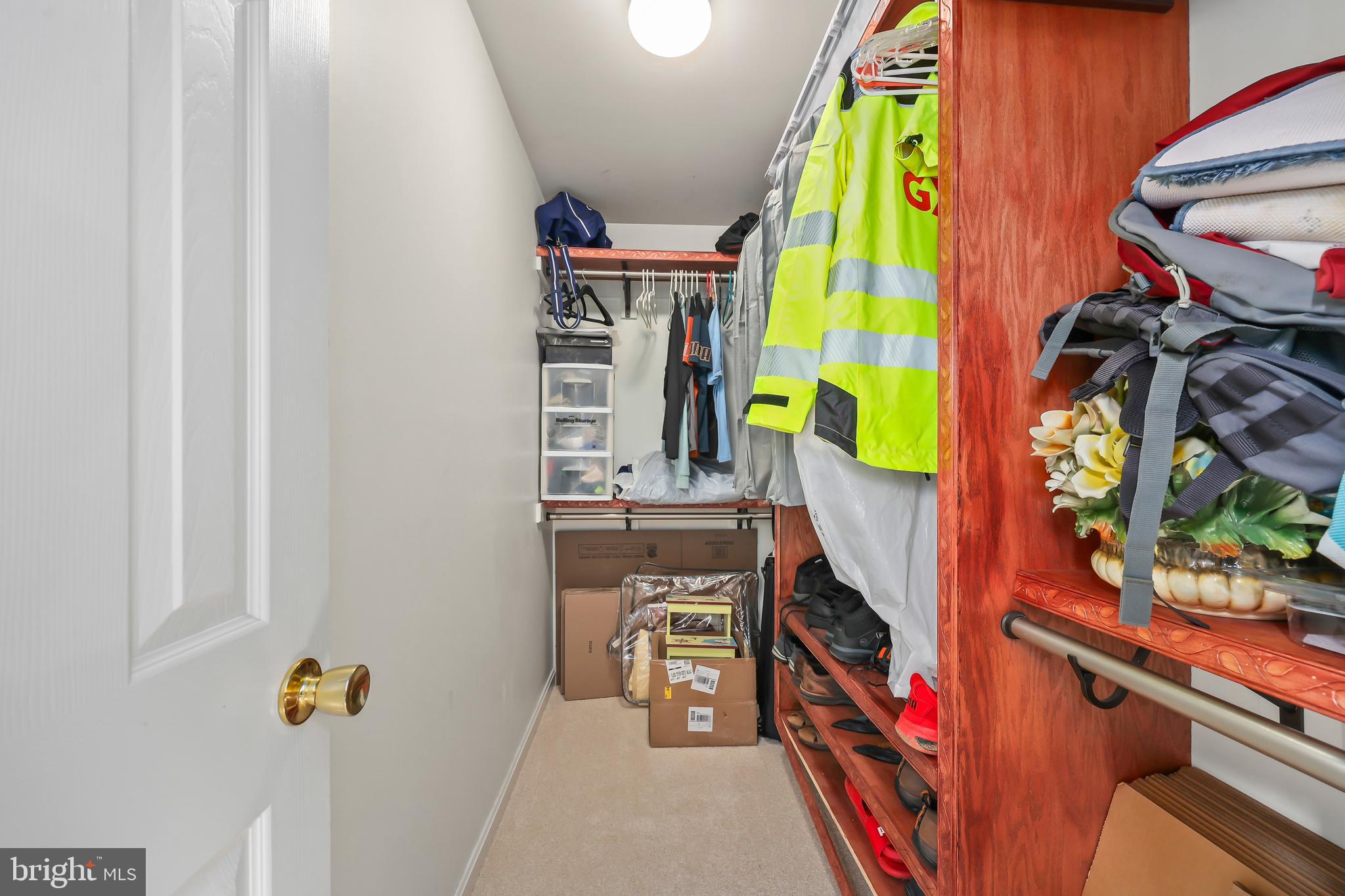 HIDDEN LAKE - Residential