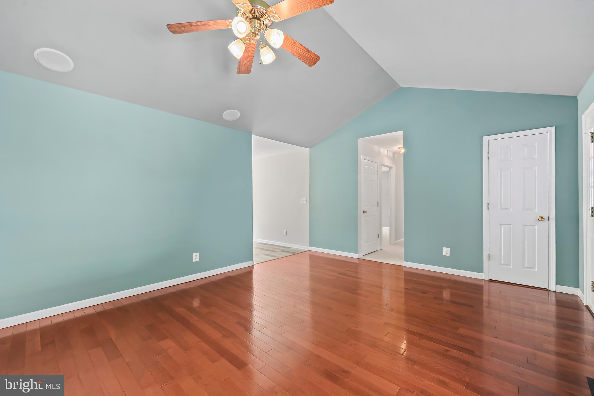 HIDDEN LAKE - Residential