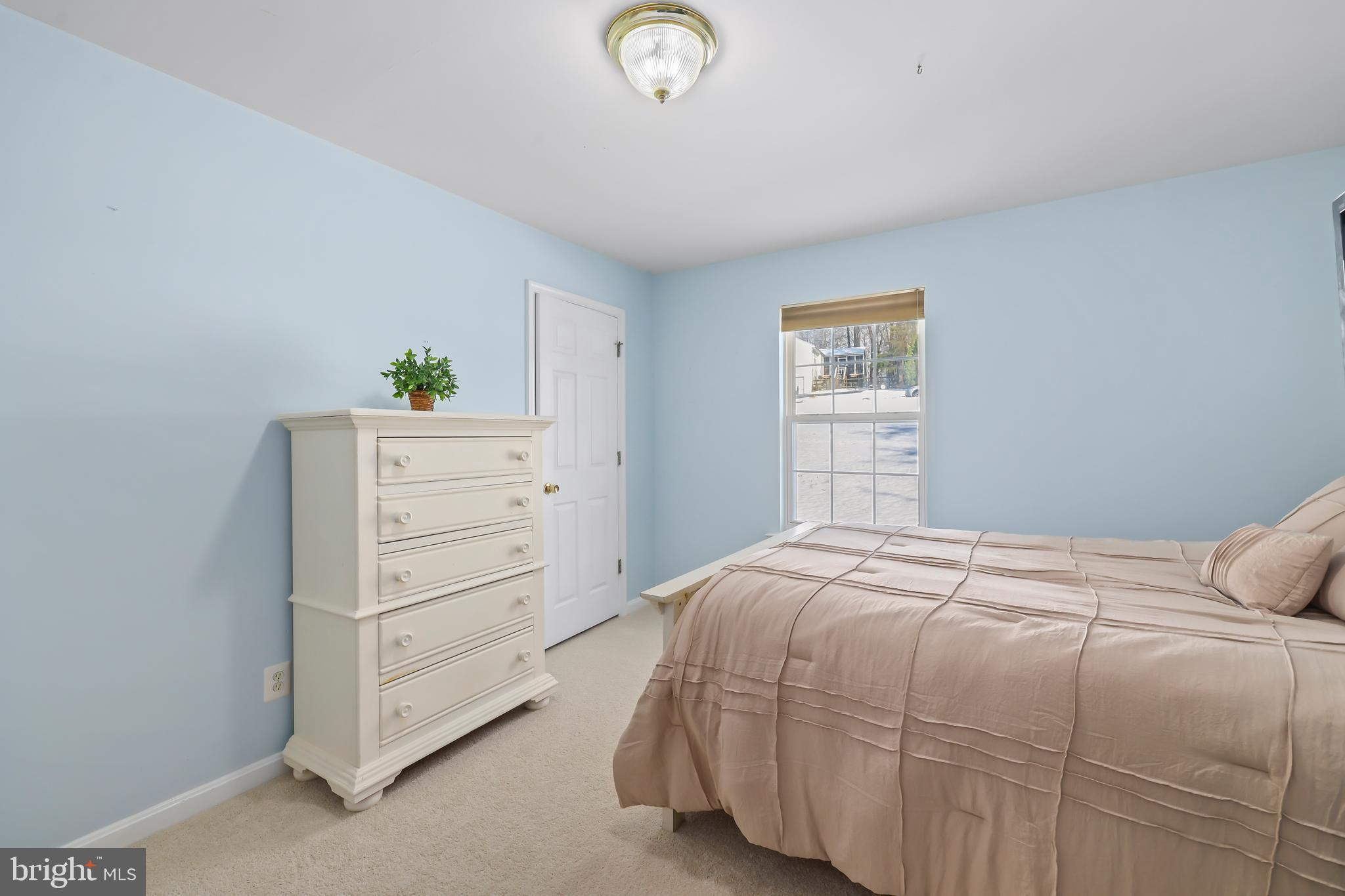 HIDDEN LAKE - Residential