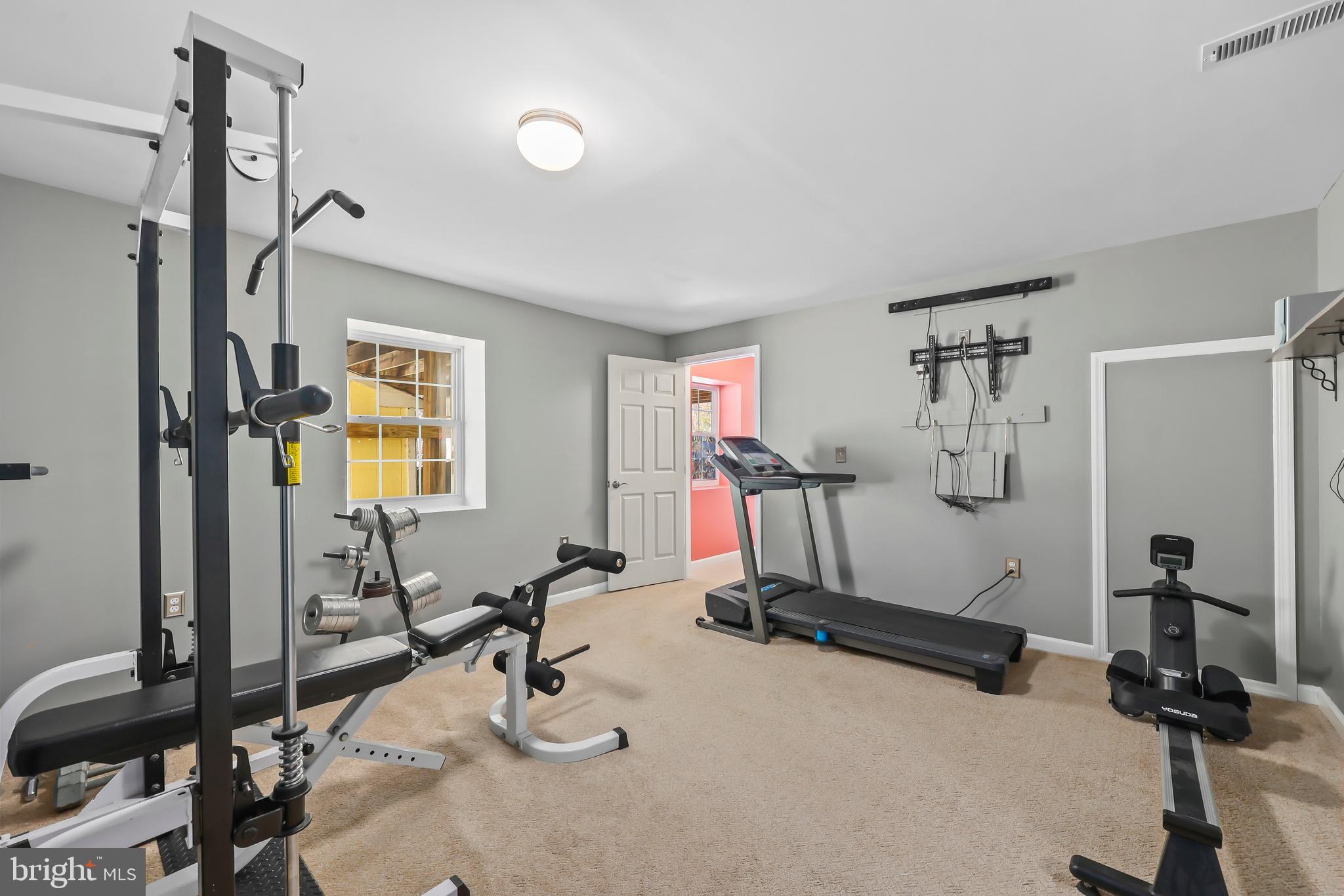 HIDDEN LAKE - Residential