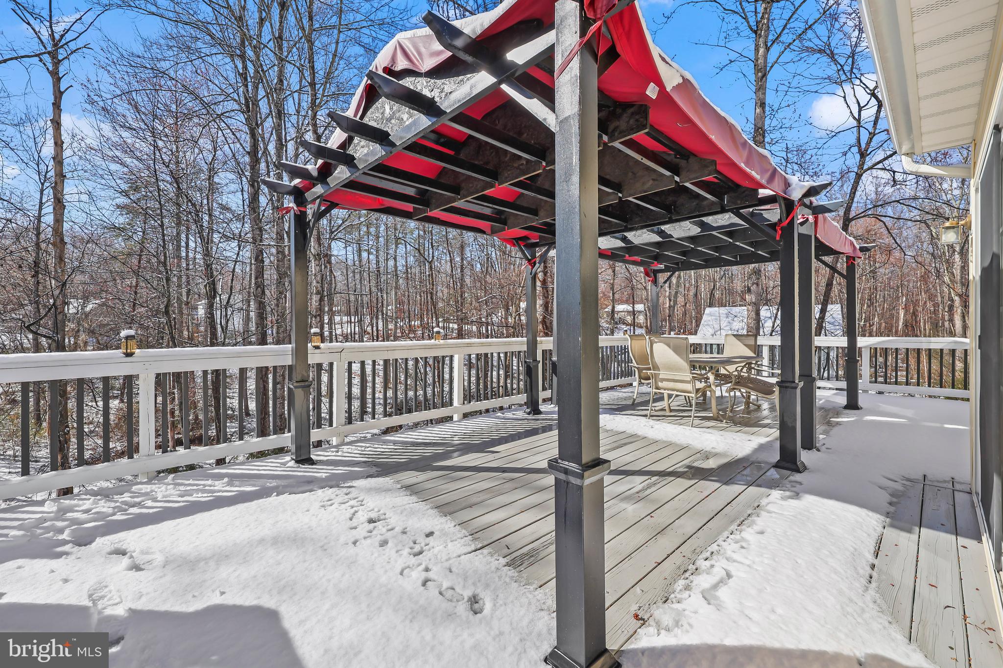 HIDDEN LAKE - Residential