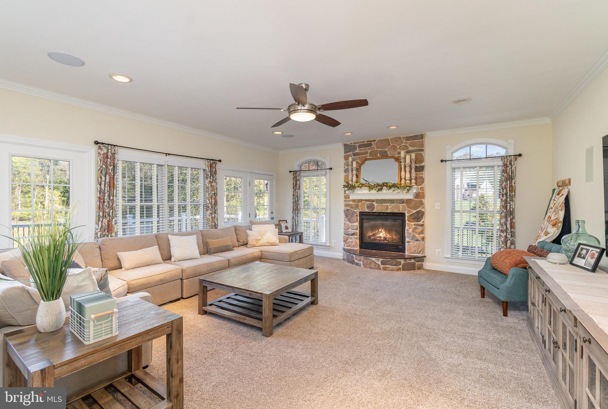 REGENTS RIDGE - Residential