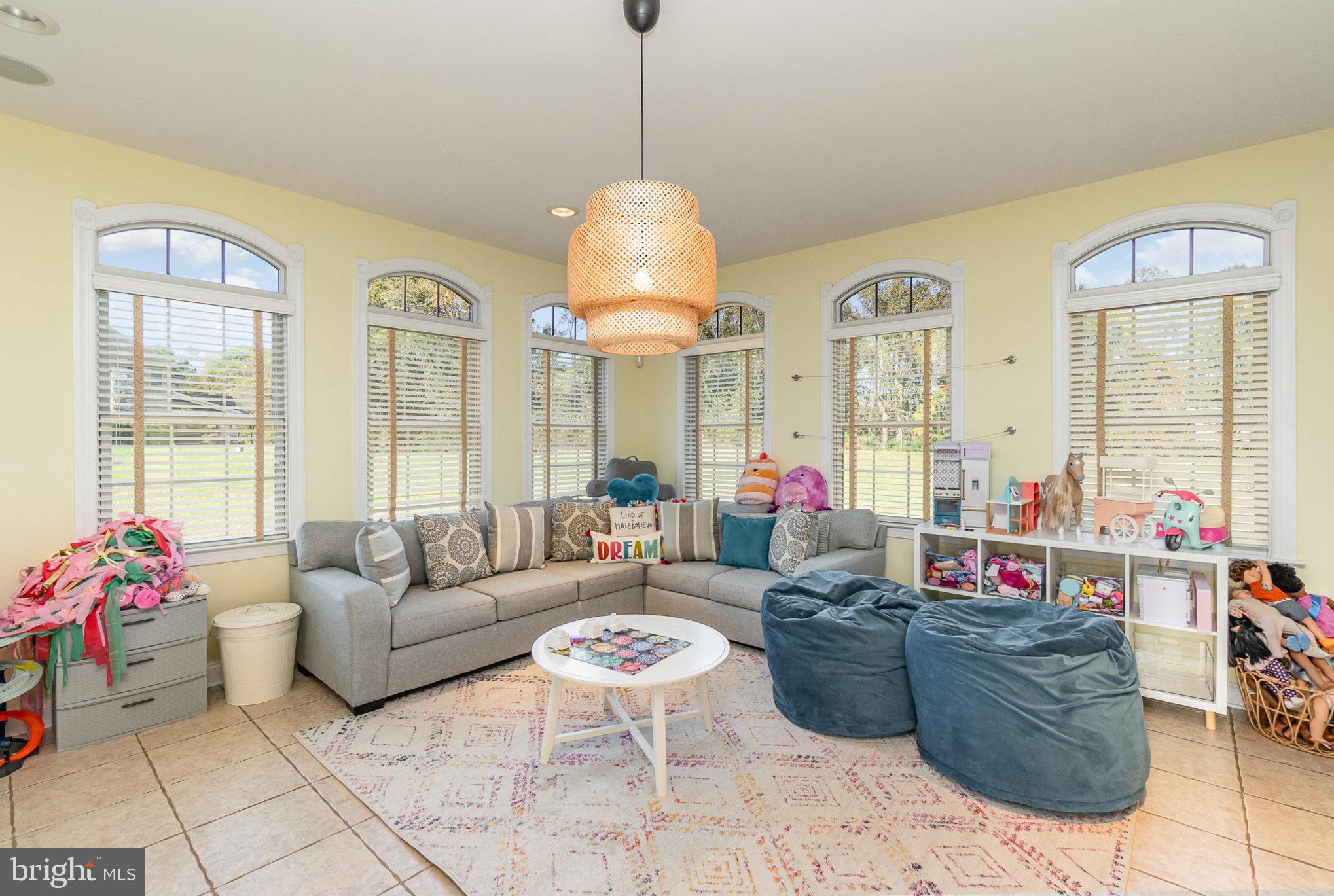 REGENTS RIDGE - Residential