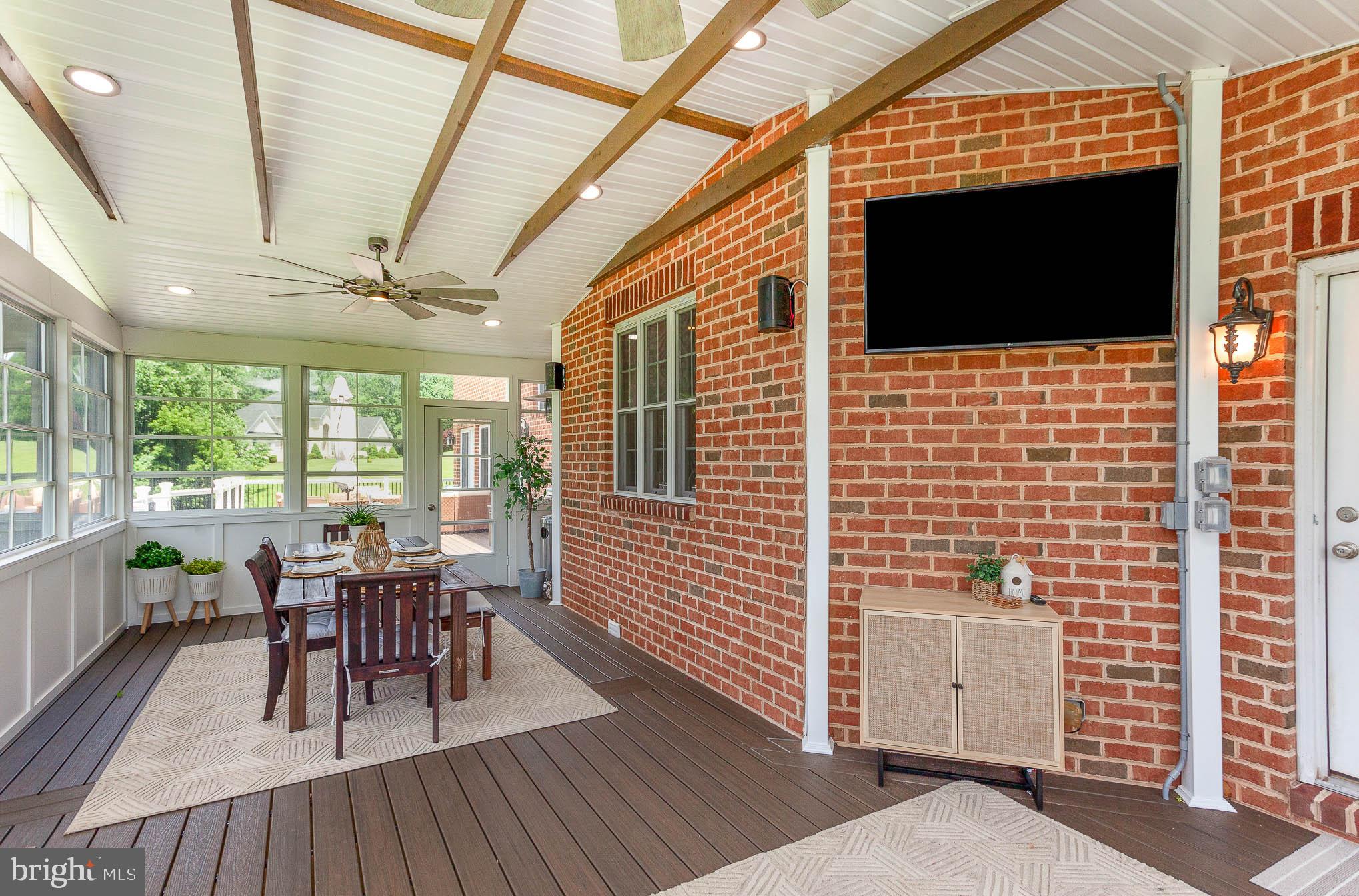 REGENTS RIDGE - Residential