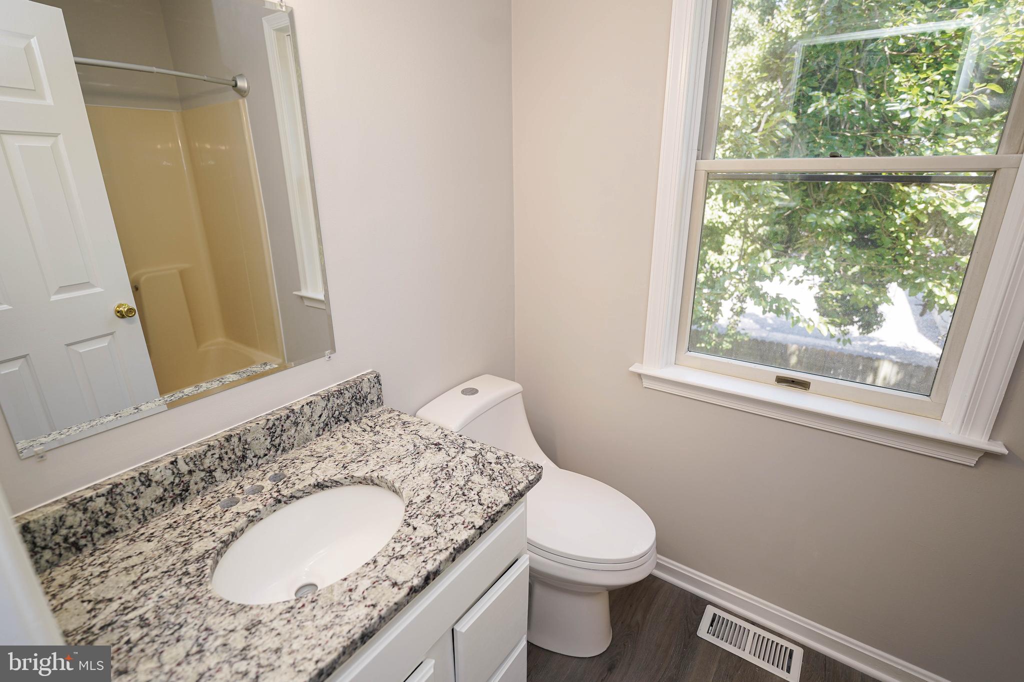 CAMDEN AVE. - Residential