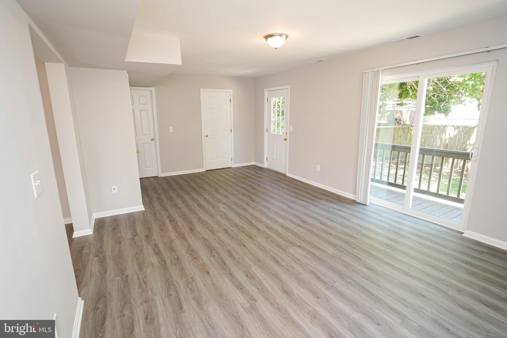 CAMDEN AVE. - Residential