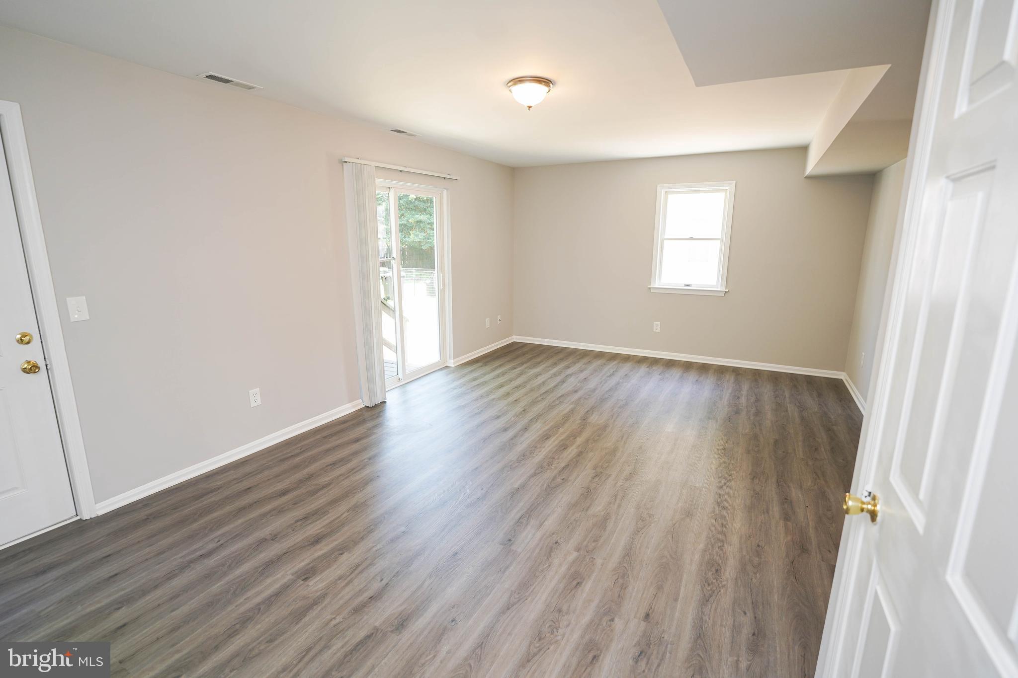 CAMDEN AVE. - Residential