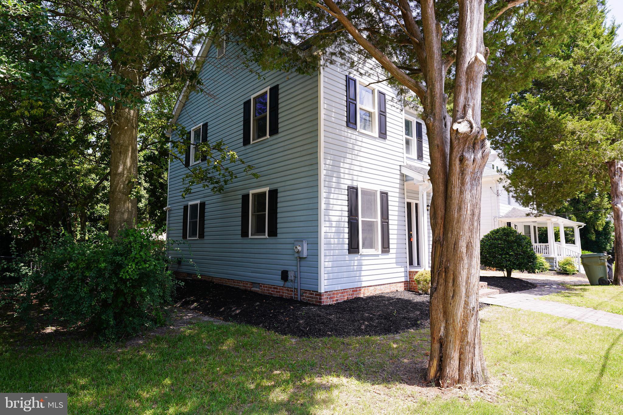 CAMDEN AVE. - Residential