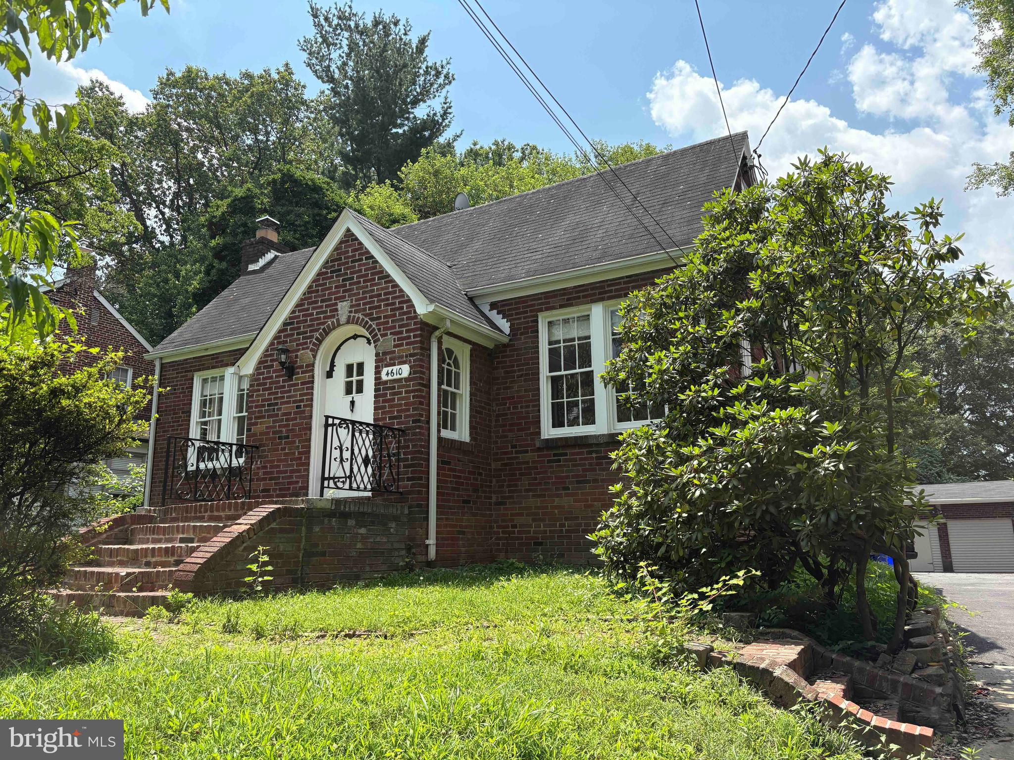 GARRETT PARK - Residential Lease