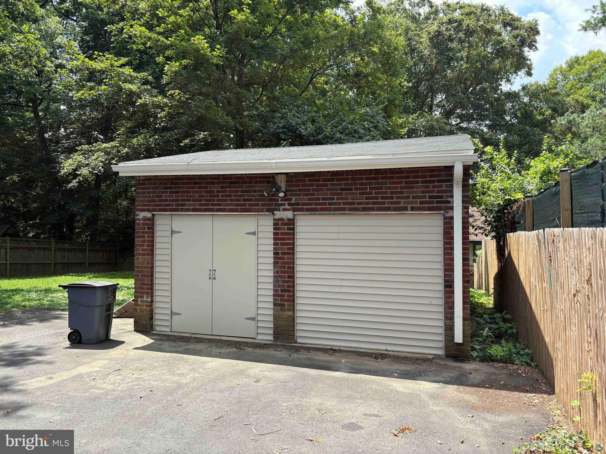 GARRETT PARK - Residential Lease