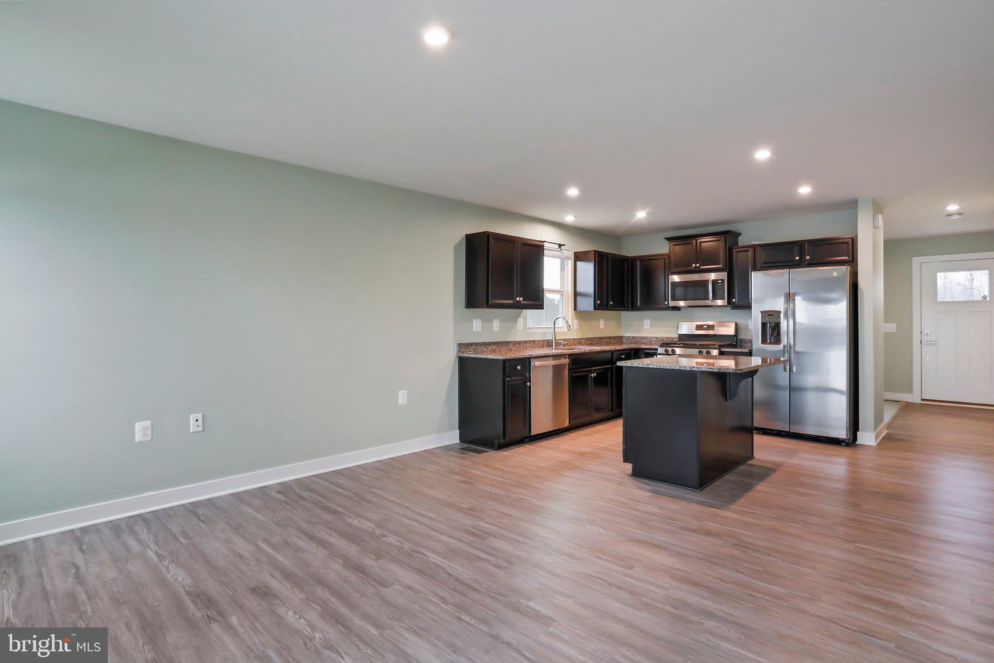 THE LAKES AT MARTINSBURG - Residential