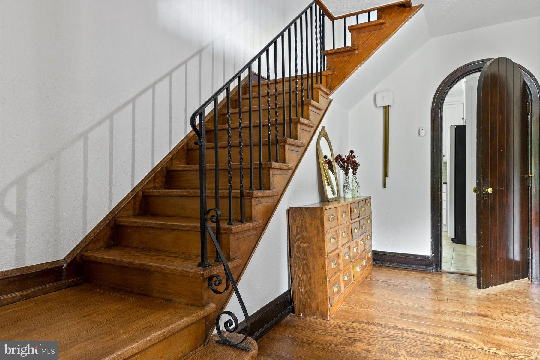 CHESTNUT HILL - Residential